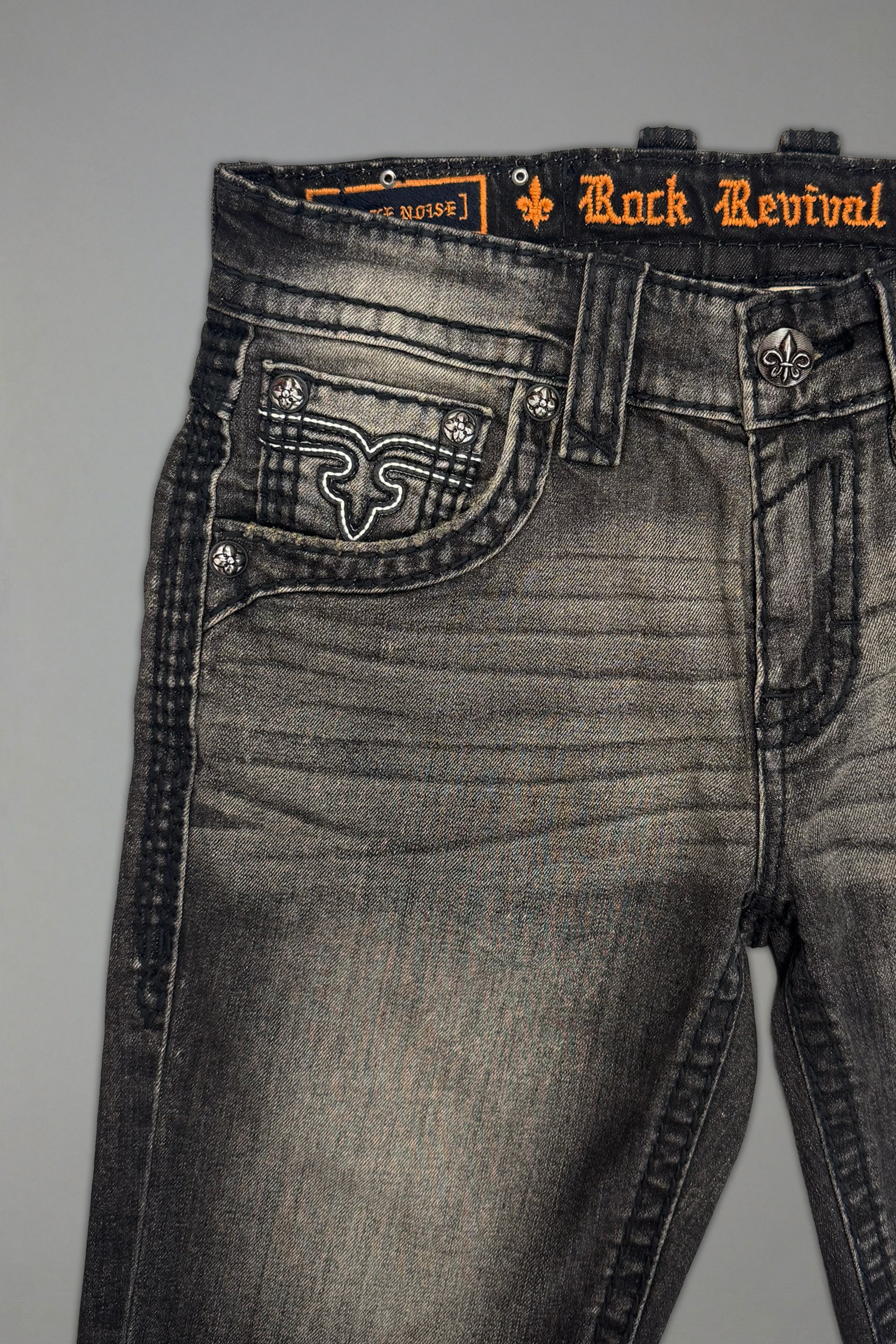 Adan Denim Shorts in Vintage Black - Image 8
