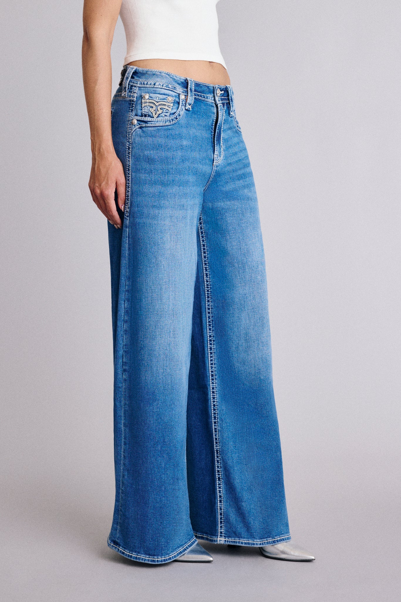 Alivia Oversized Wide-Leg Jeans Medium Blue - Image 10