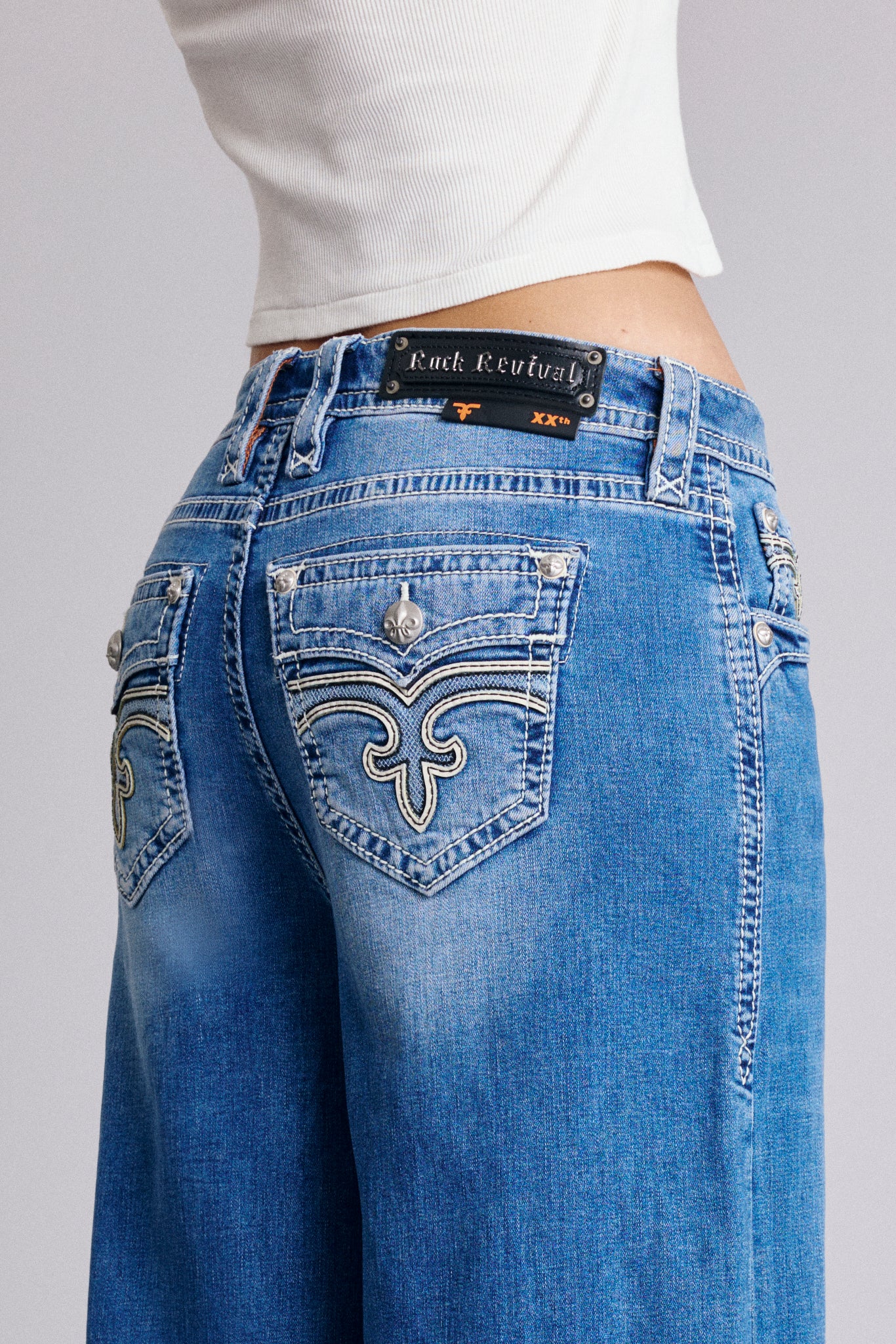 Alivia Oversized Wide-Leg Jeans Medium Blue - Image 12