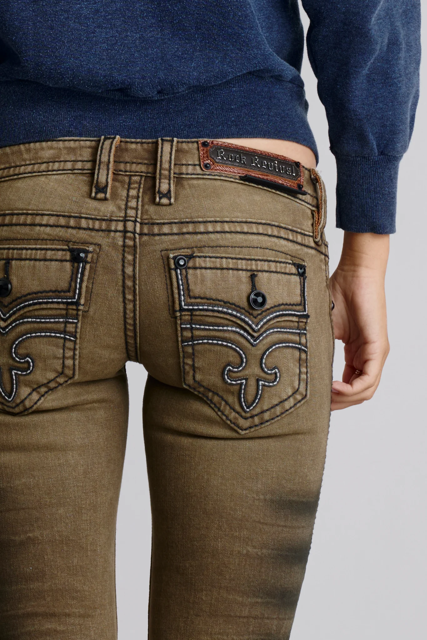 Alivia Super Low-Rise Flare Leg Jeans in Olive - Image 4