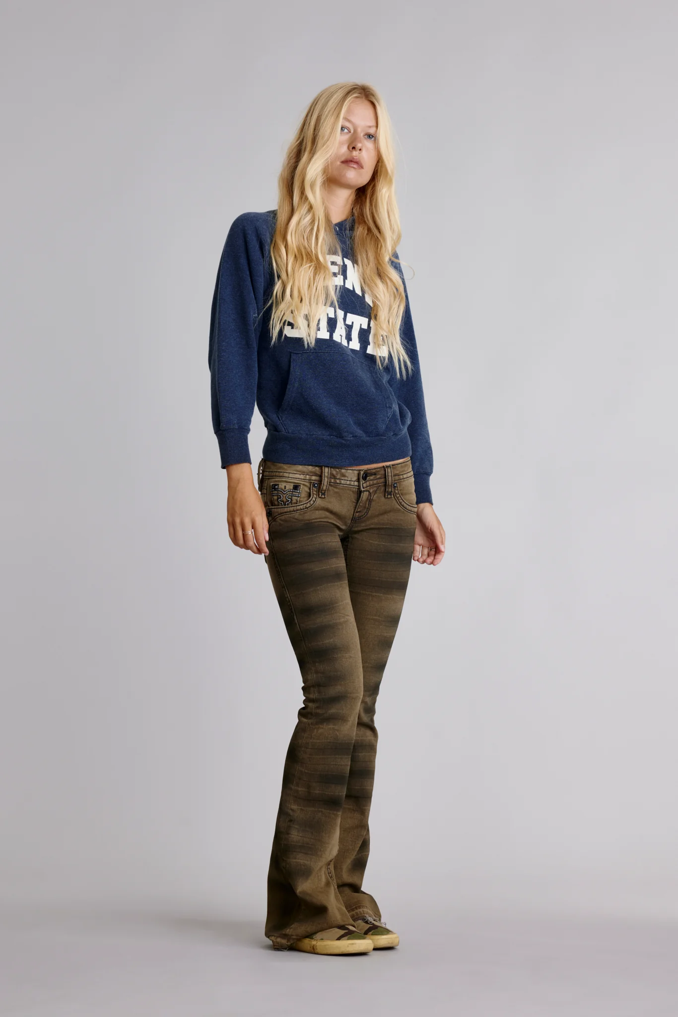 Alivia Super Low-Rise Flare Leg Jeans in Olive - Image 5