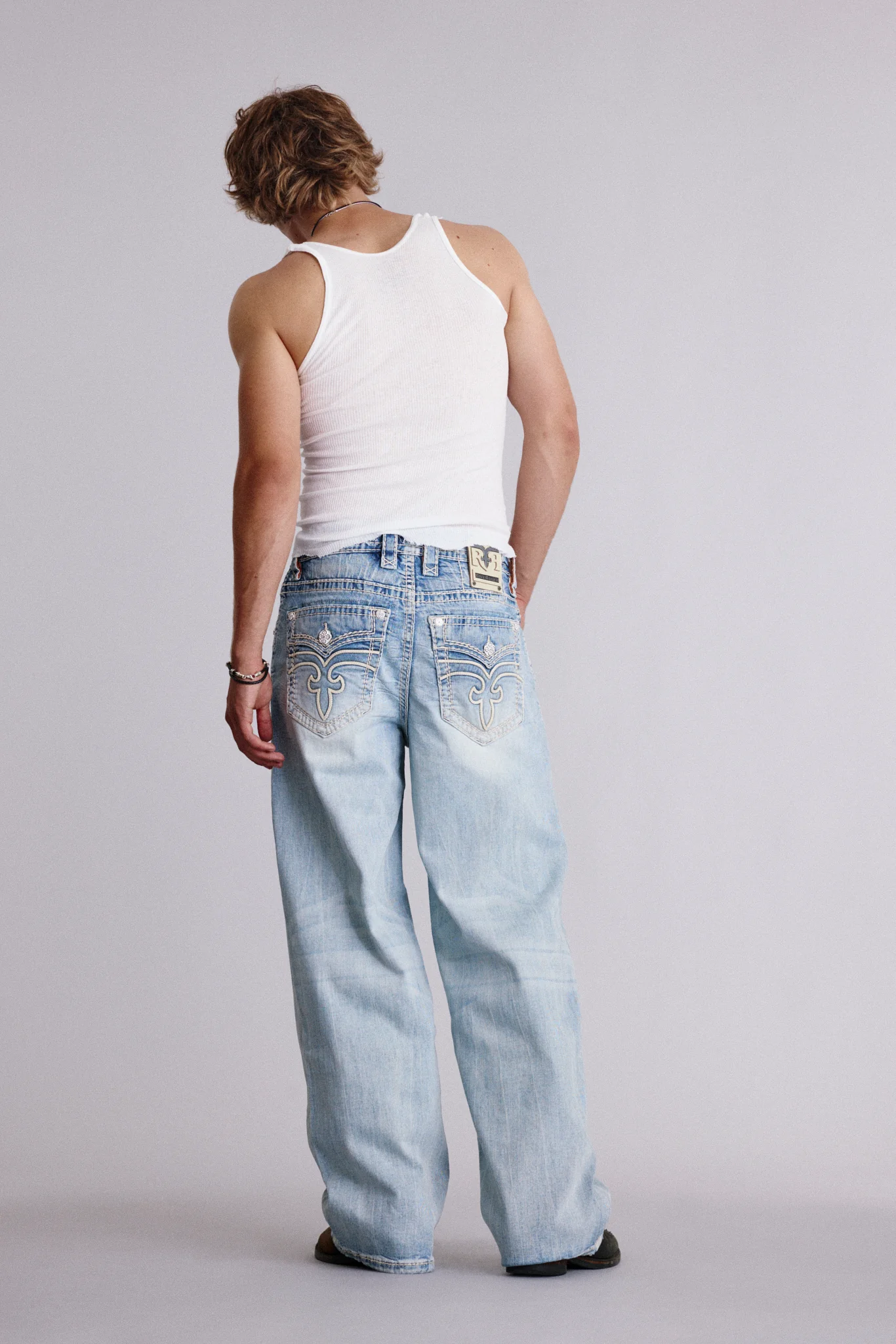 Arther Baggy 2 Jeans in Light Wash - Image 3