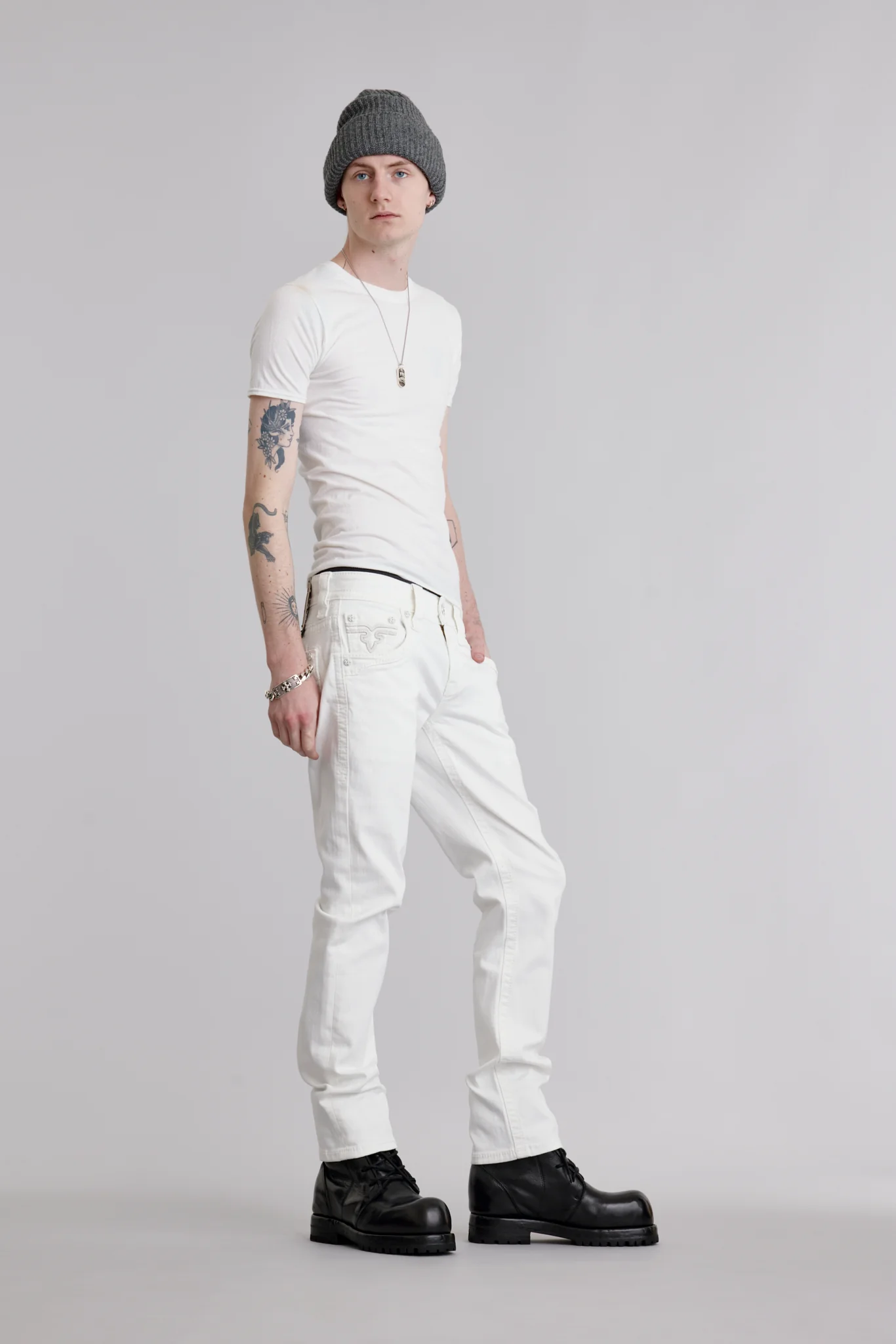 Arther Straight Jeans in White - Image 7