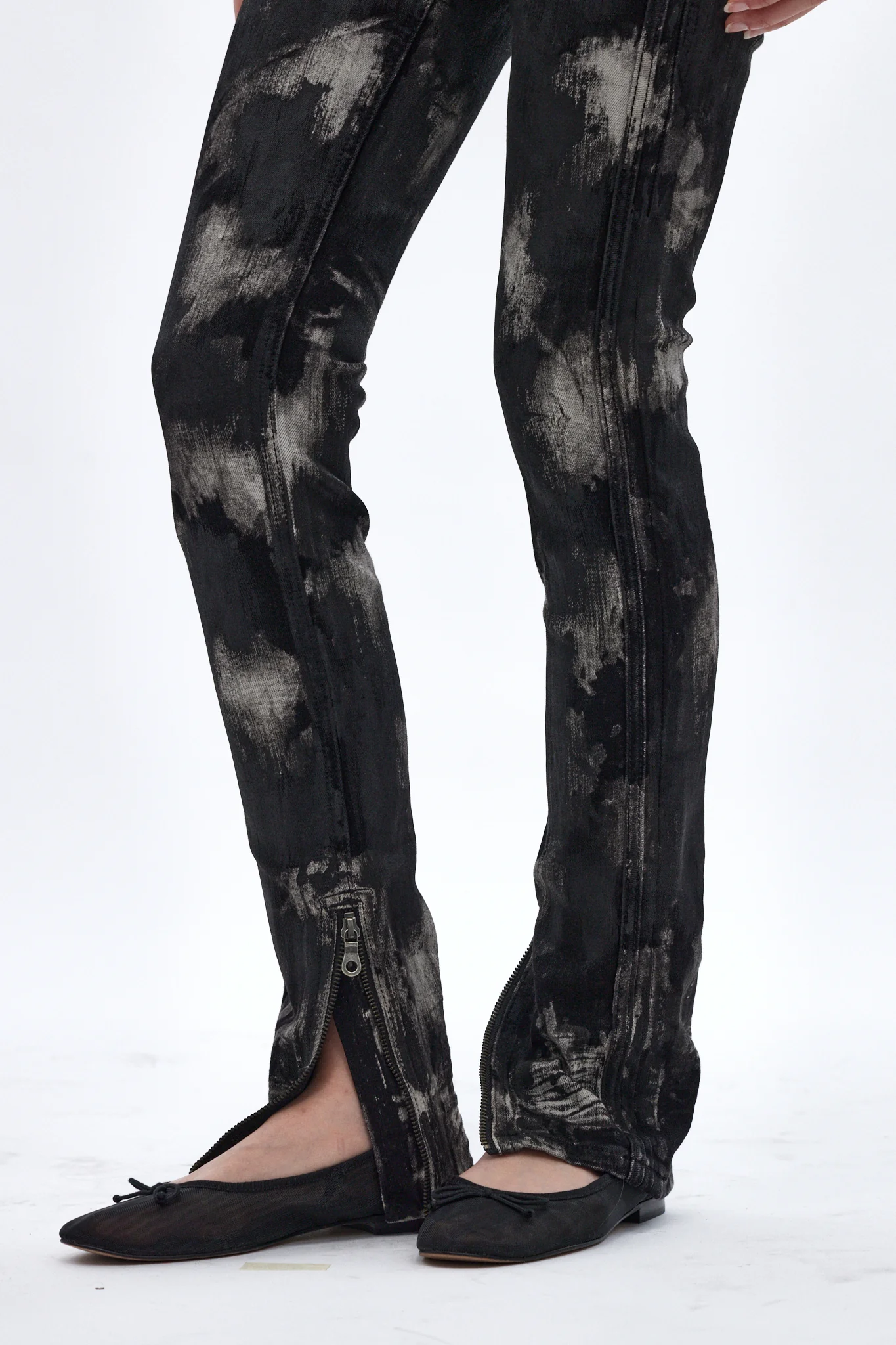 Camille Super Low-Rise Moto Skinny Jean in Black Granite. Black Coating - Image 2