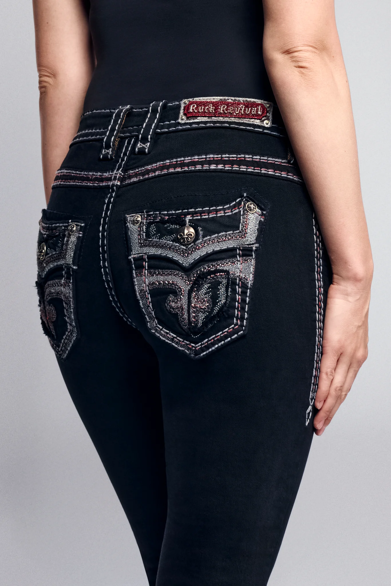 Elias Bootcut Jeans in Black - Image 9
