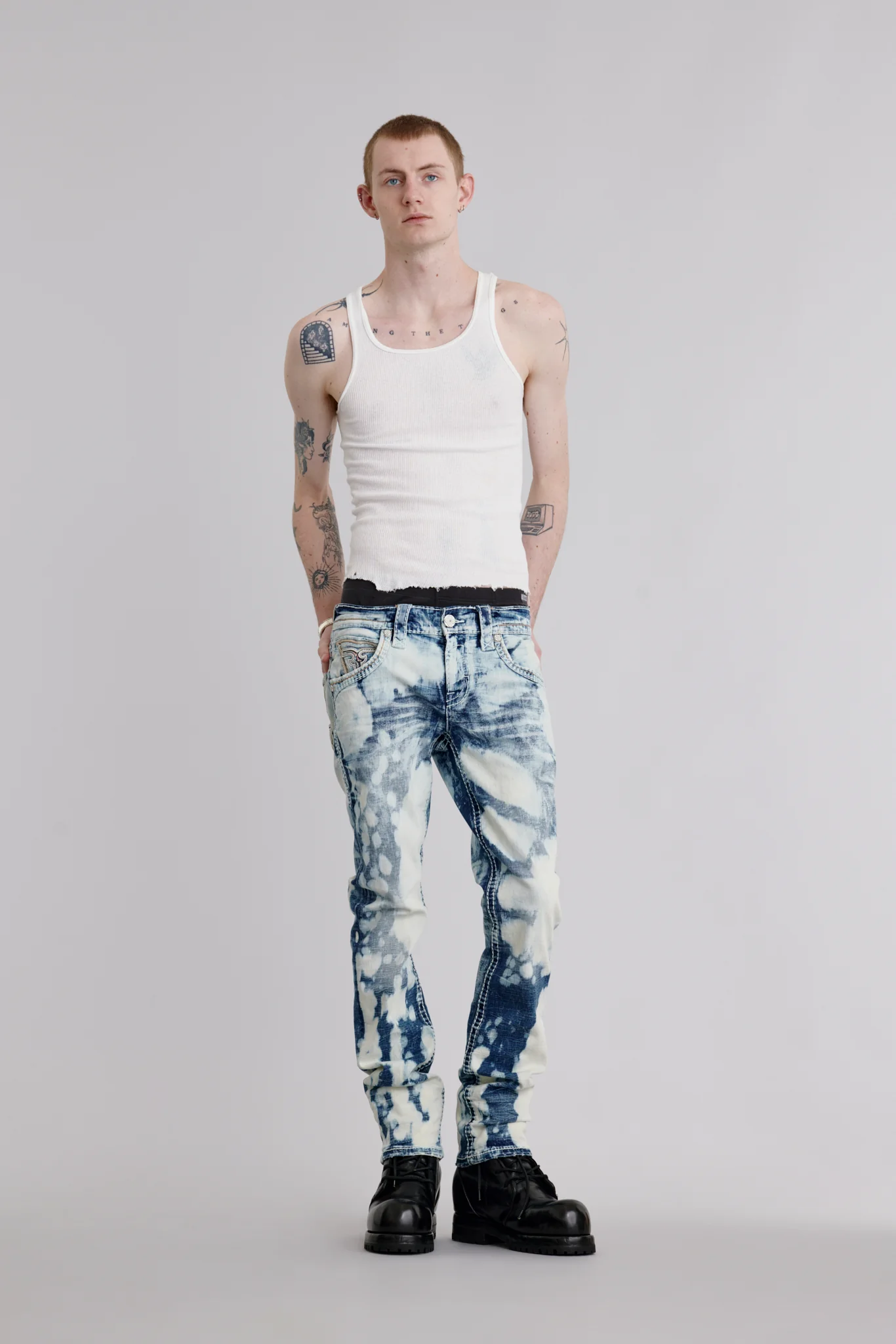 Ermias Straight Jeans in Acid Blue