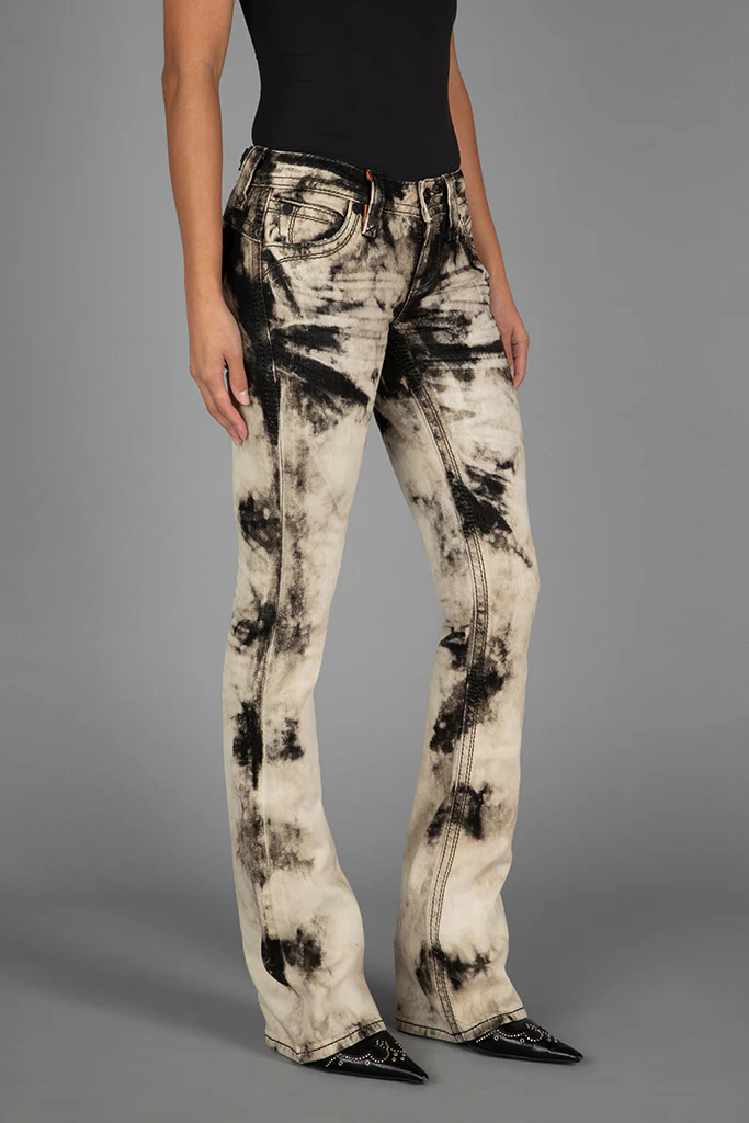 Gwen Low-Rise Bootcut Jeans in Cloud - Image 5
