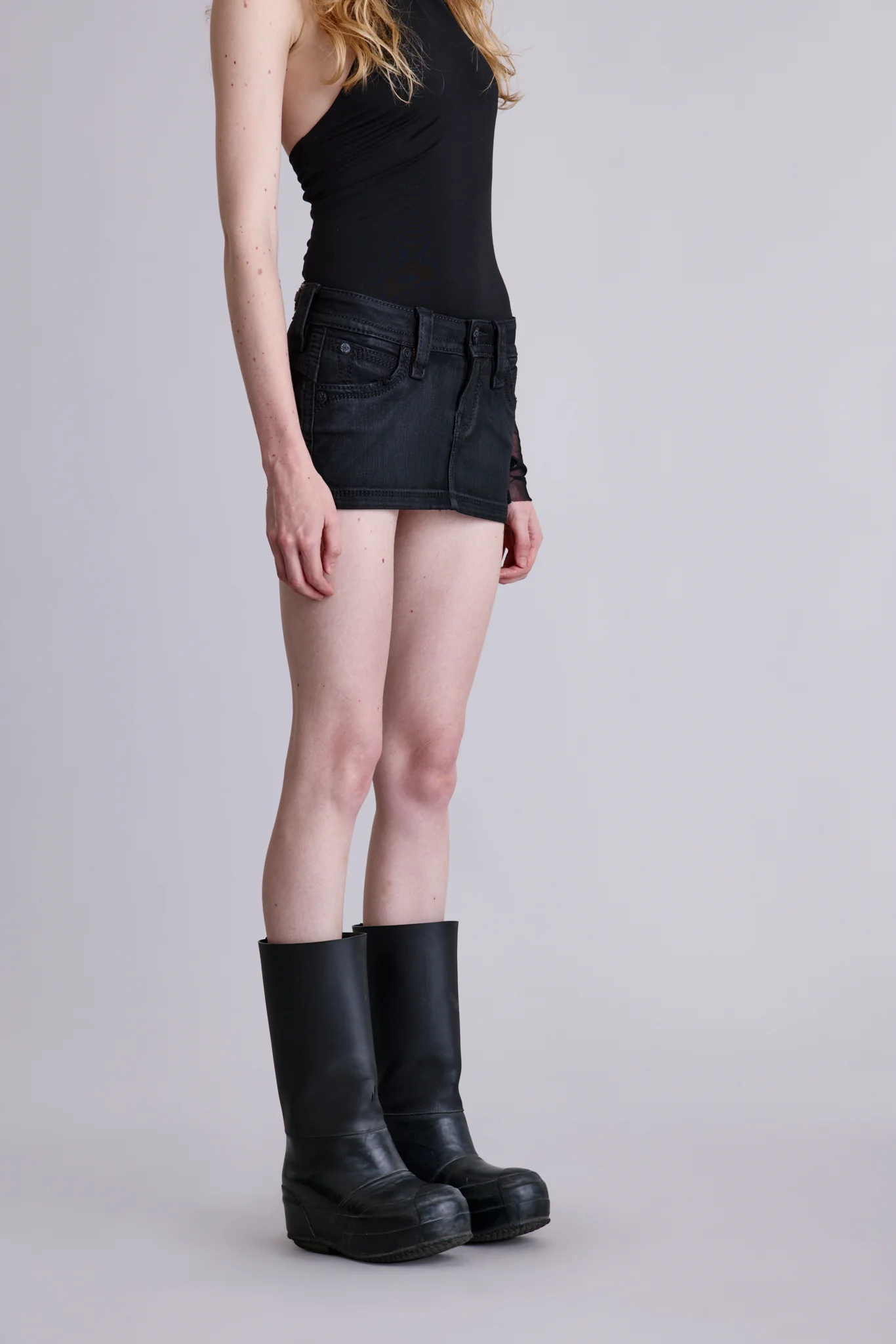 Gwen Super Low-Rise Mini Skirt in Black on Black - Image 8