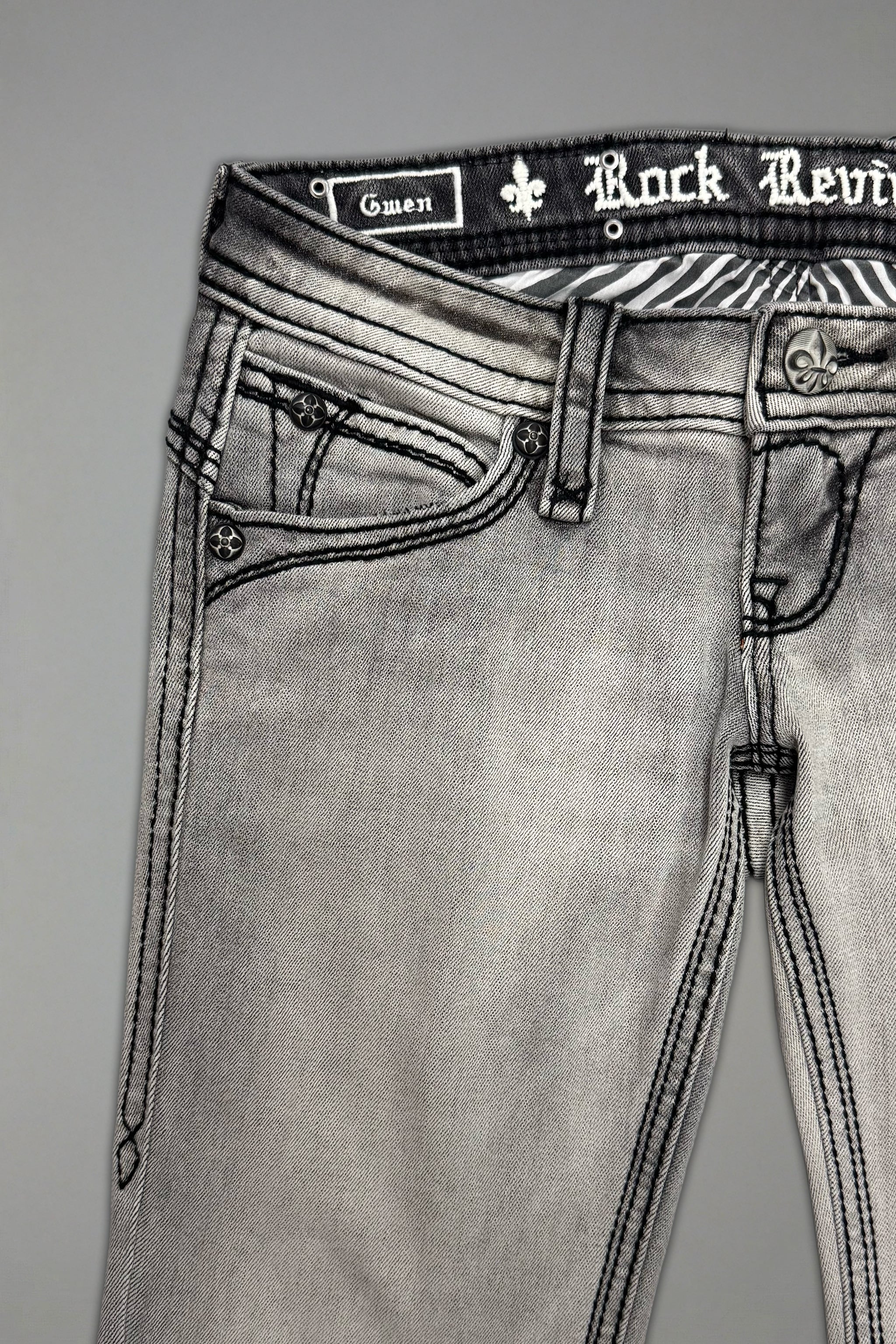 Gwen Super Low-Rise Bootcut Jeans in Gray - Image 5