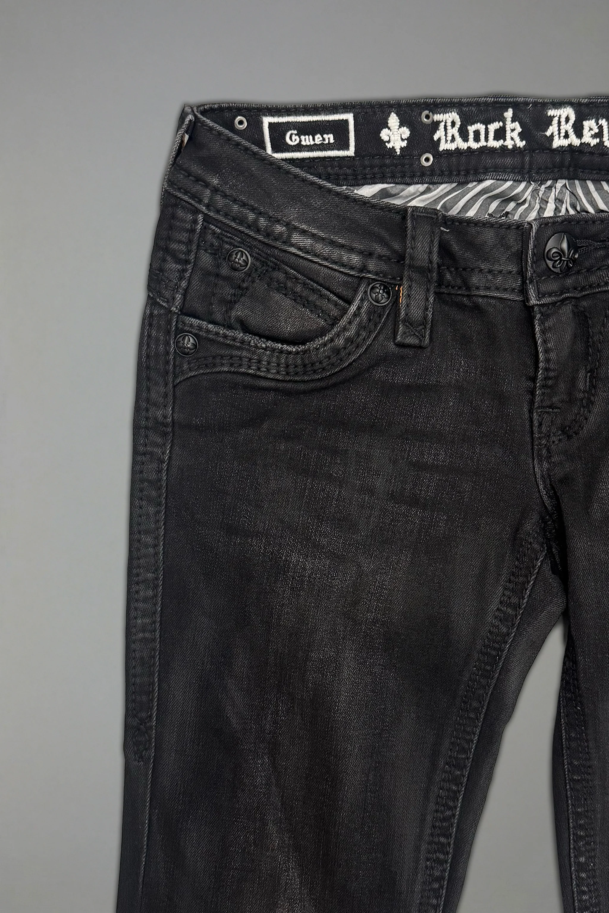Gwen Super Low-Rise Bootcut Jeans in Black Fade Coating - Image 8
