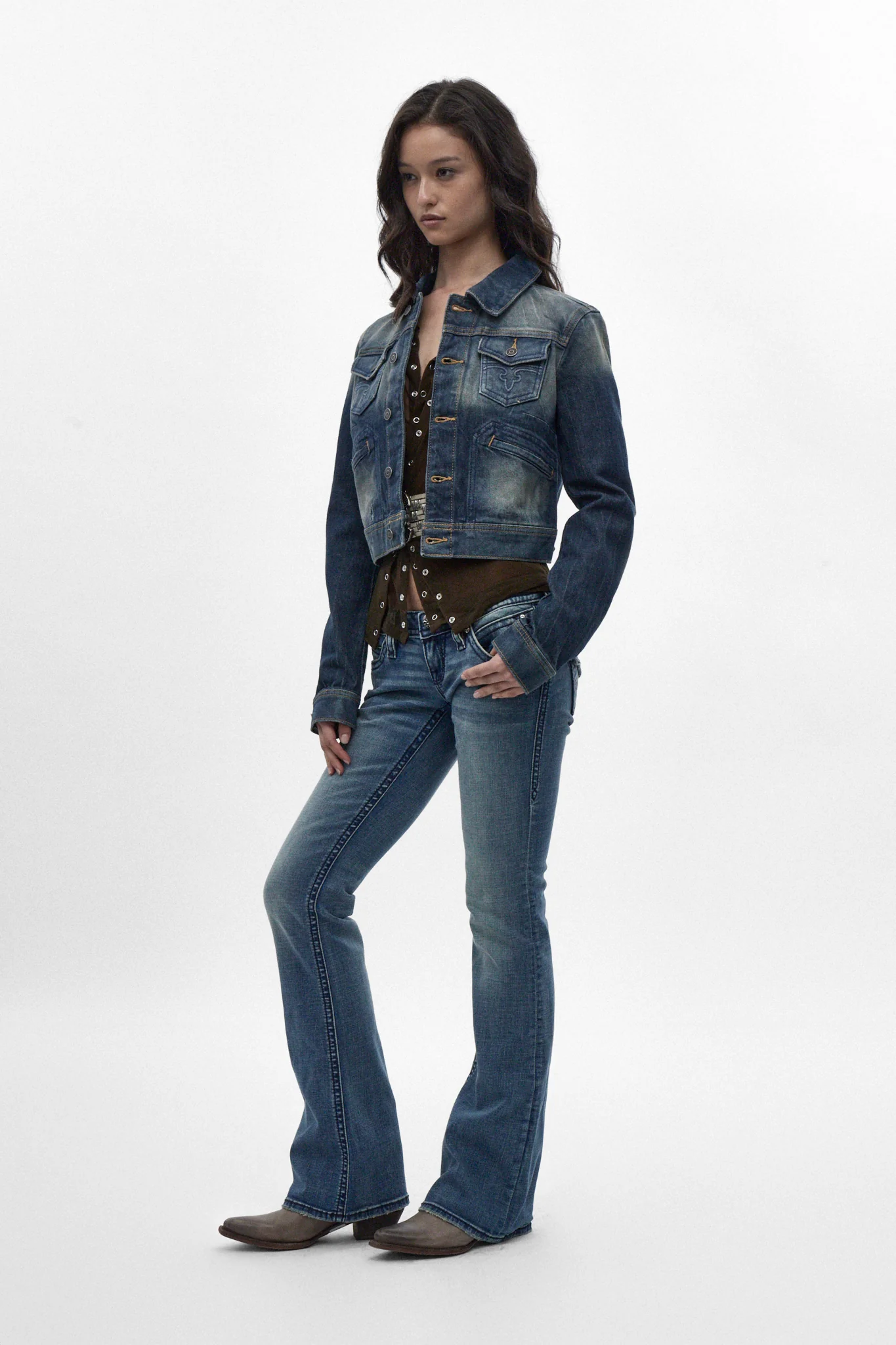 Gwen Cropped Fitted Denim Jacket in Desert Sand - Image 3