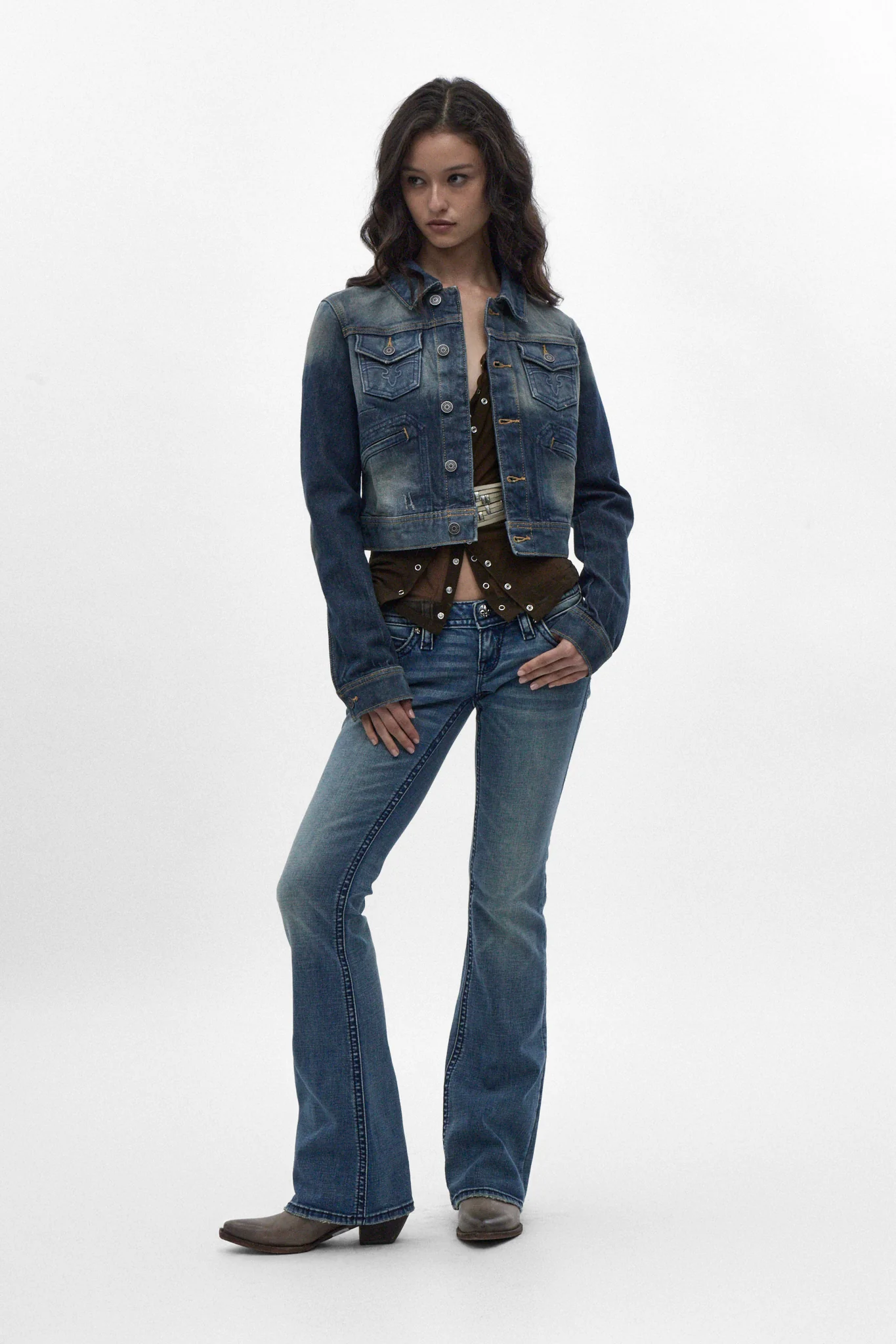 Gwen Cropped Fitted Denim Jacket in Desert Sand - Image 4