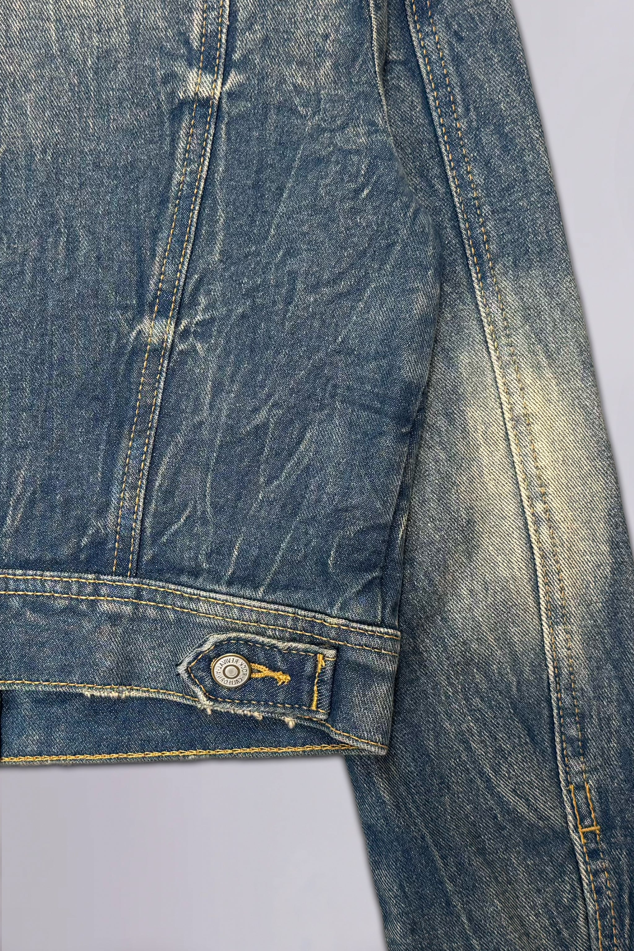 Gwen Cropped Fitted Denim Jacket in Faded Marble - Image 9