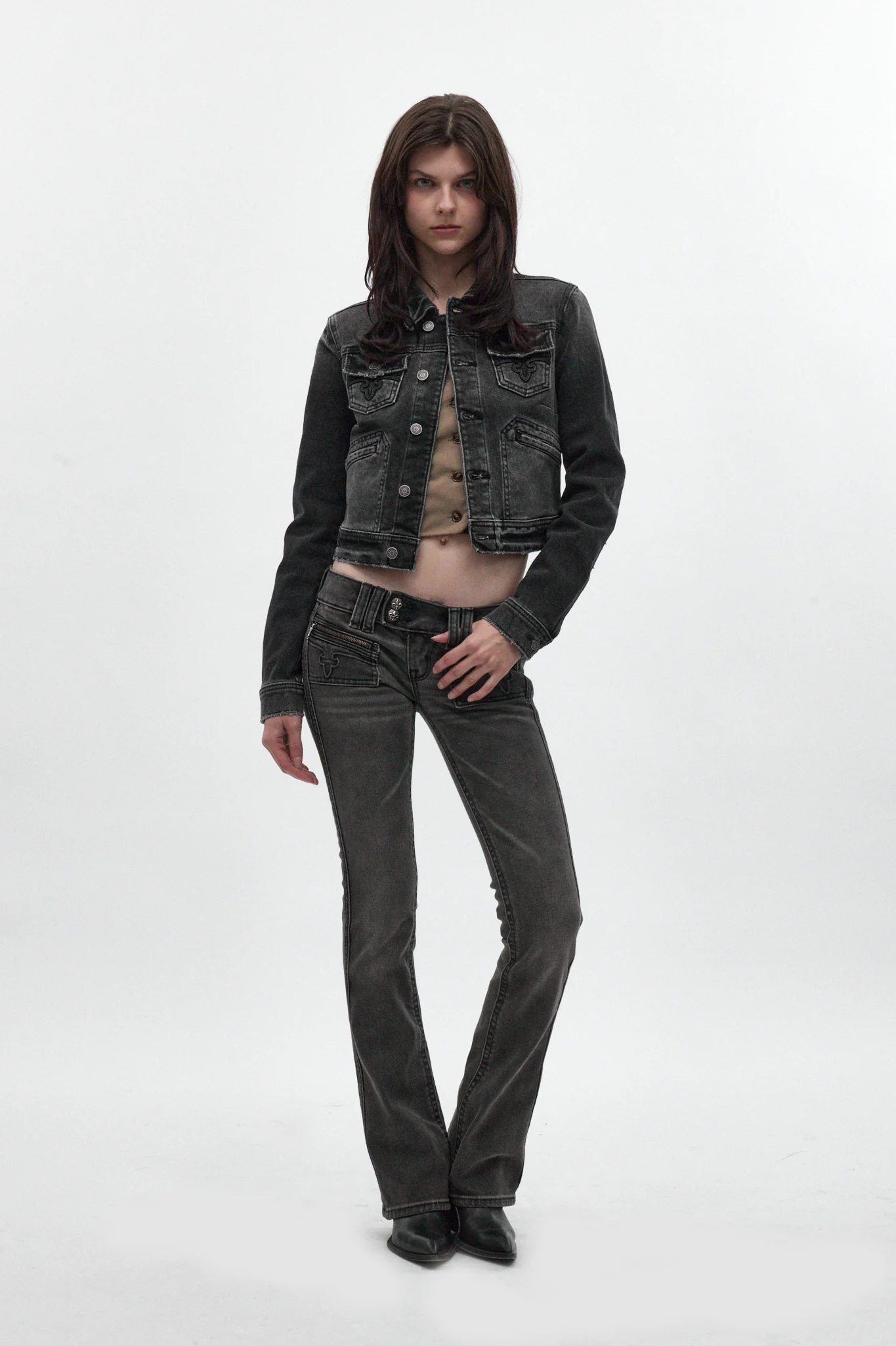 Gwen Cropped Fitted Denim Jacket in Black Washed - Image 3