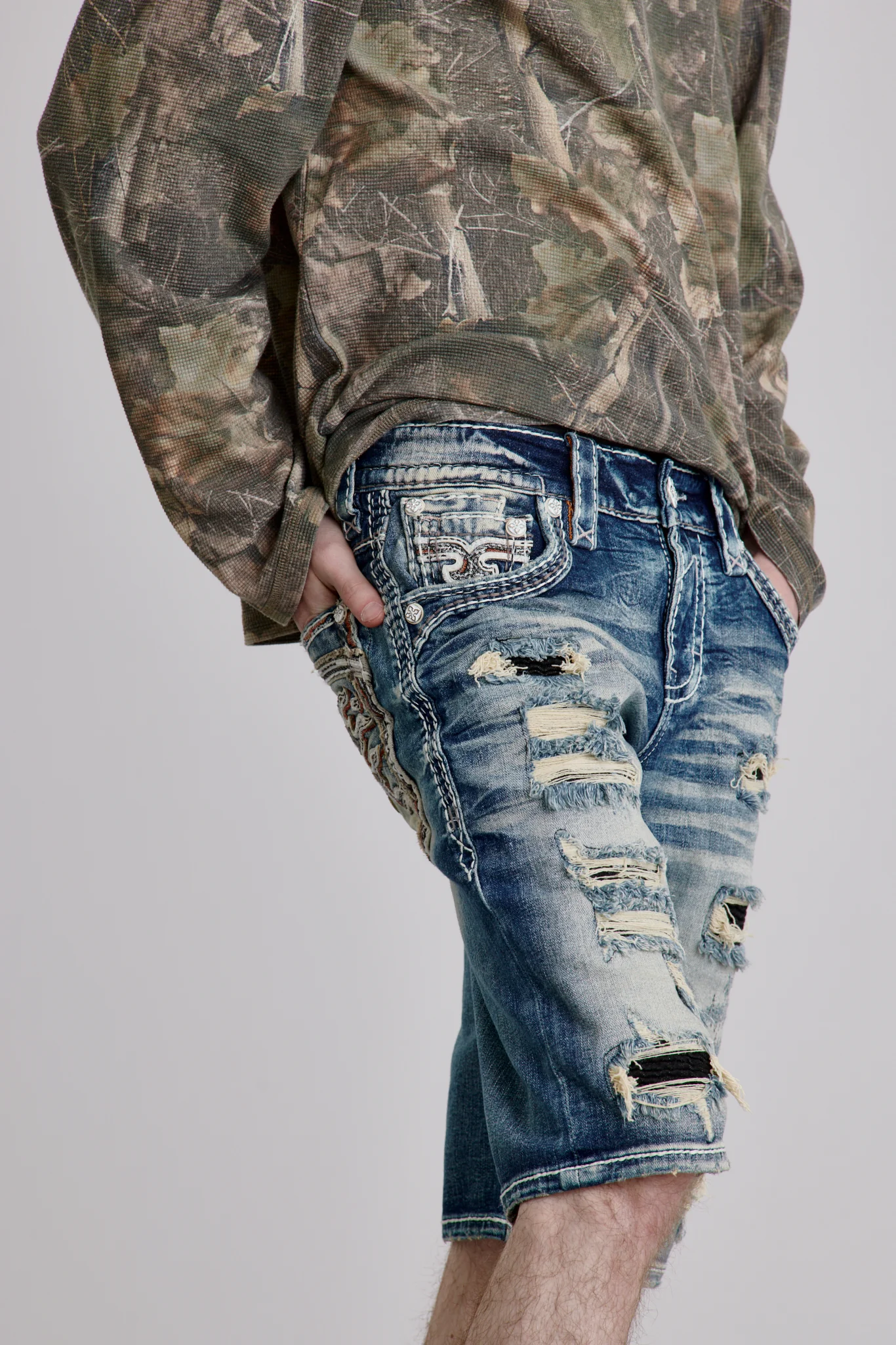 Hektor Denim Shorts in Medium Blue - Image 2