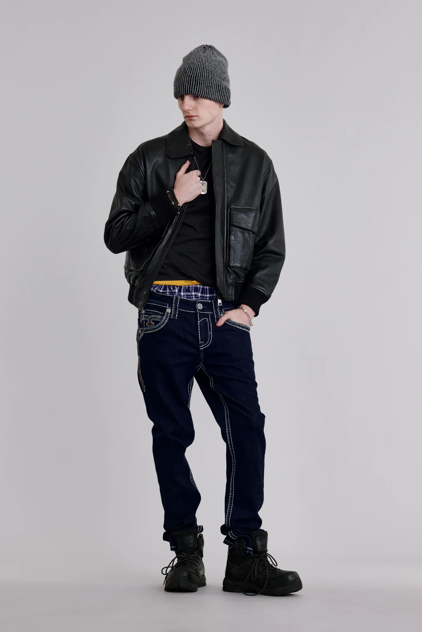 Isaiah Straight Jeans in Dark Blue