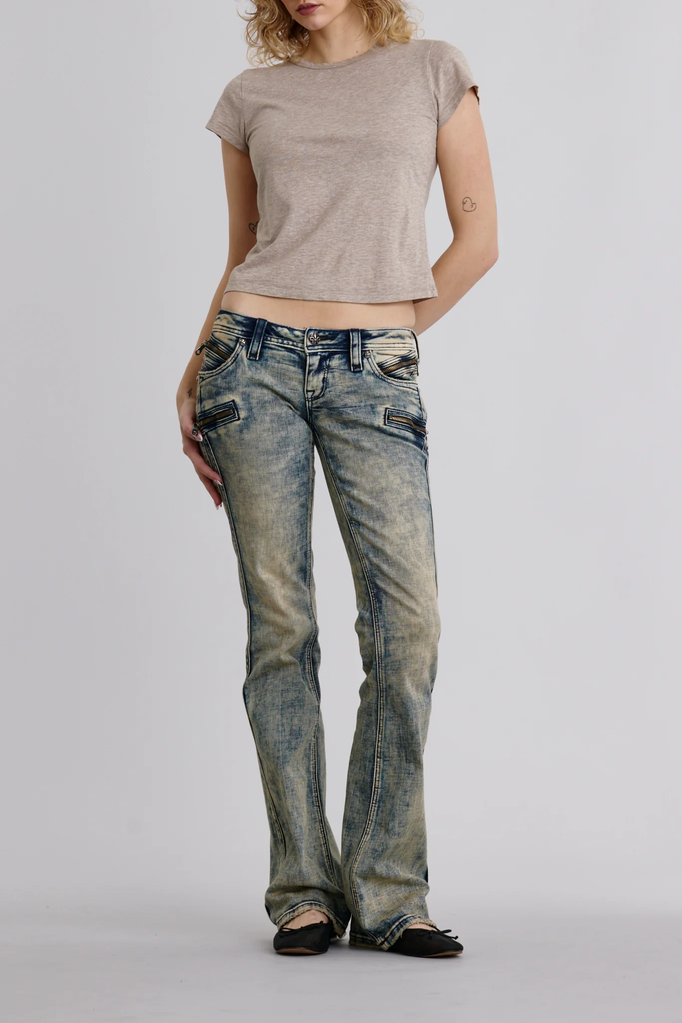 Kamil Super Low-Rise Moto Bootcut Jeans in Phantom - Image 9