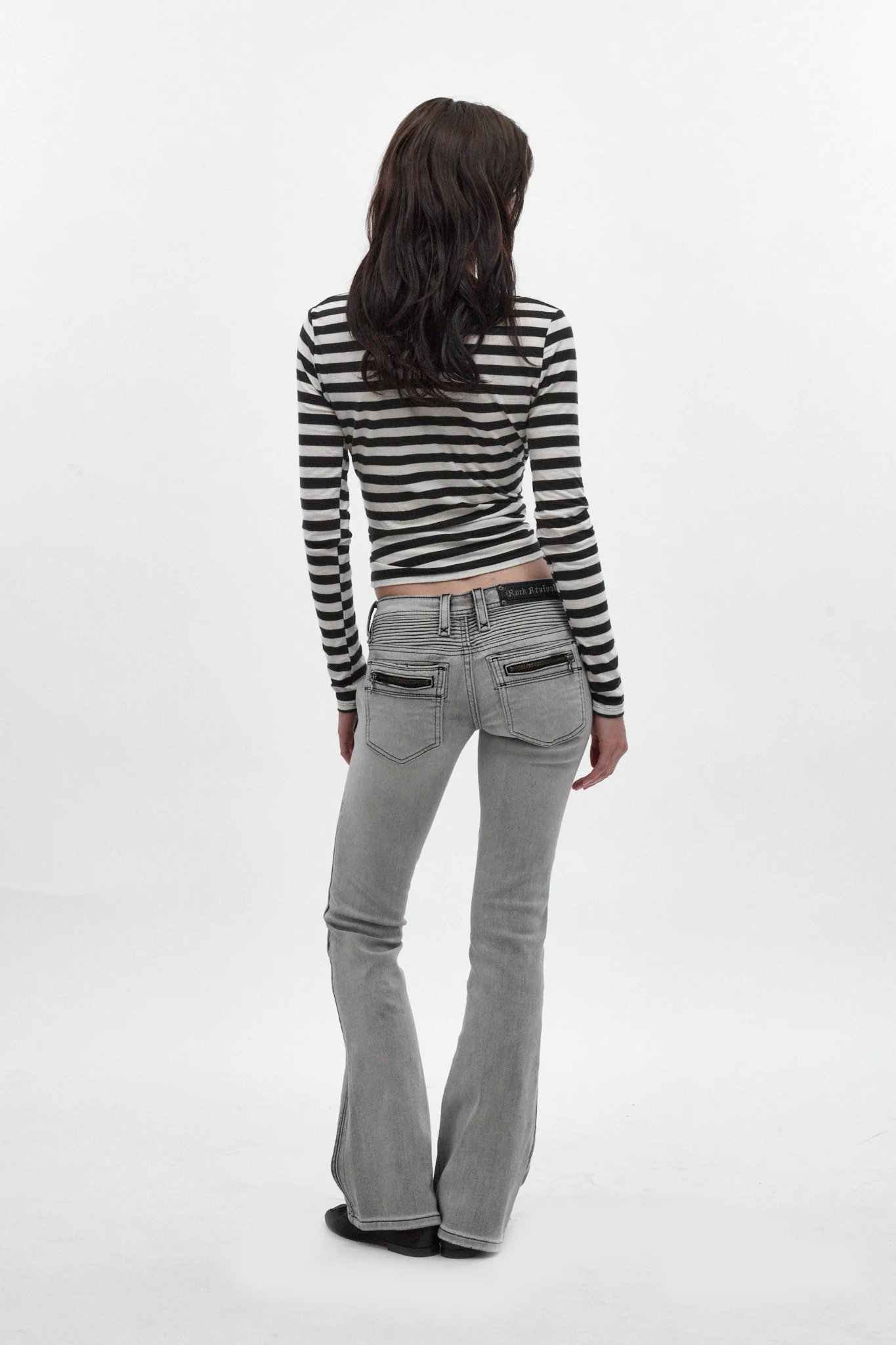 Kamil Super Low-Rise Bootcut Jeans in Light Gray - Image 3