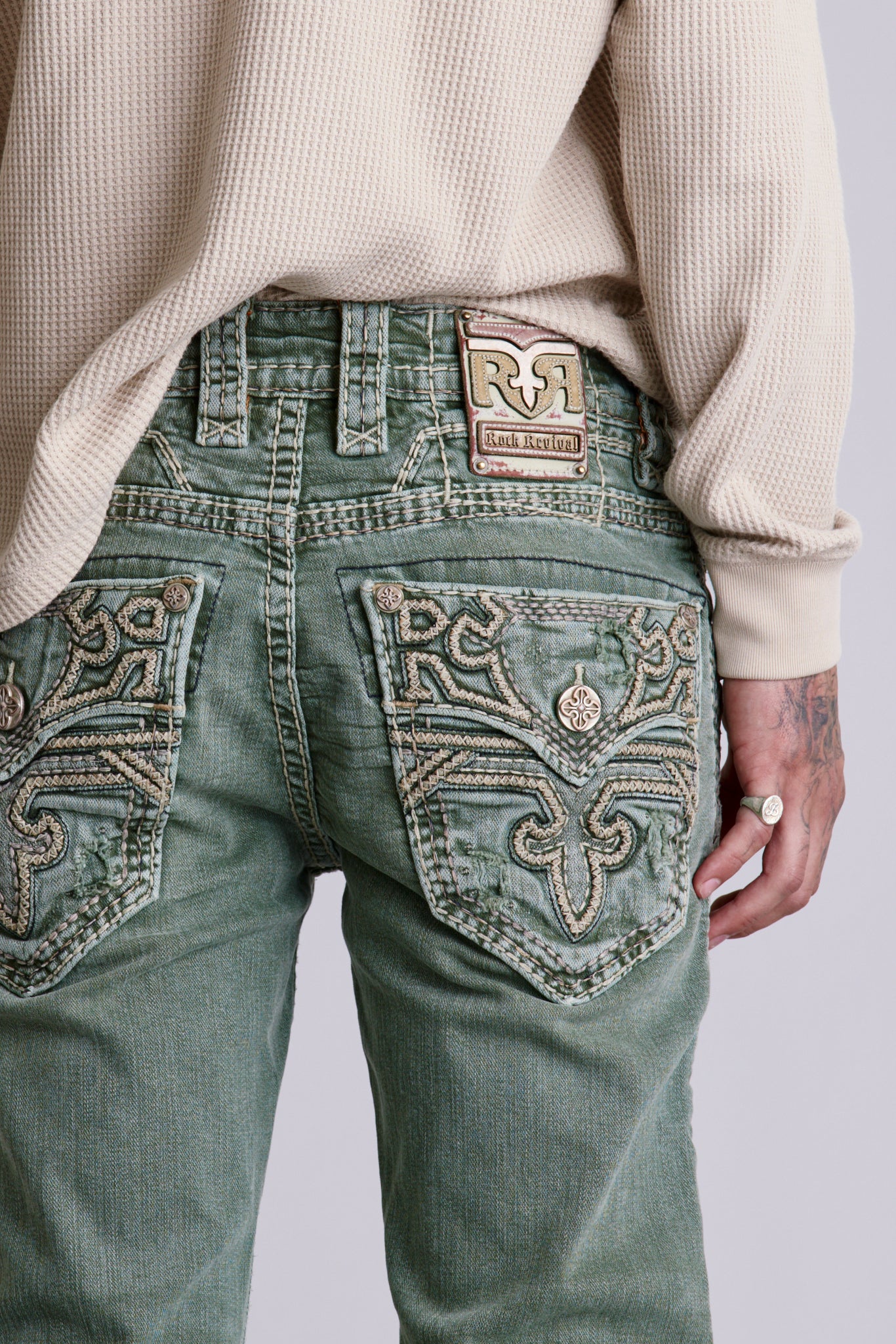 Kinsly Alt Straight Jeans in Green - Image 2