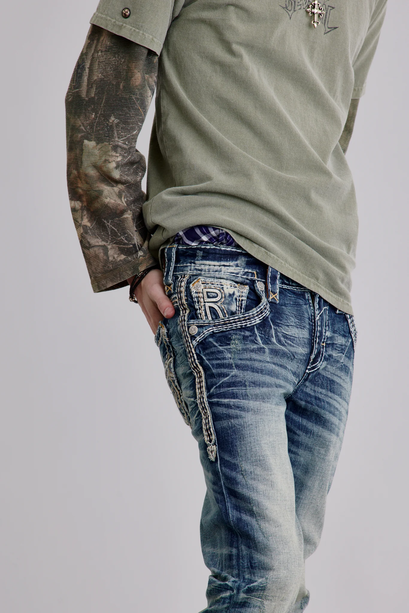 Louis Straight Jeans in Medium Blue - Image 5
