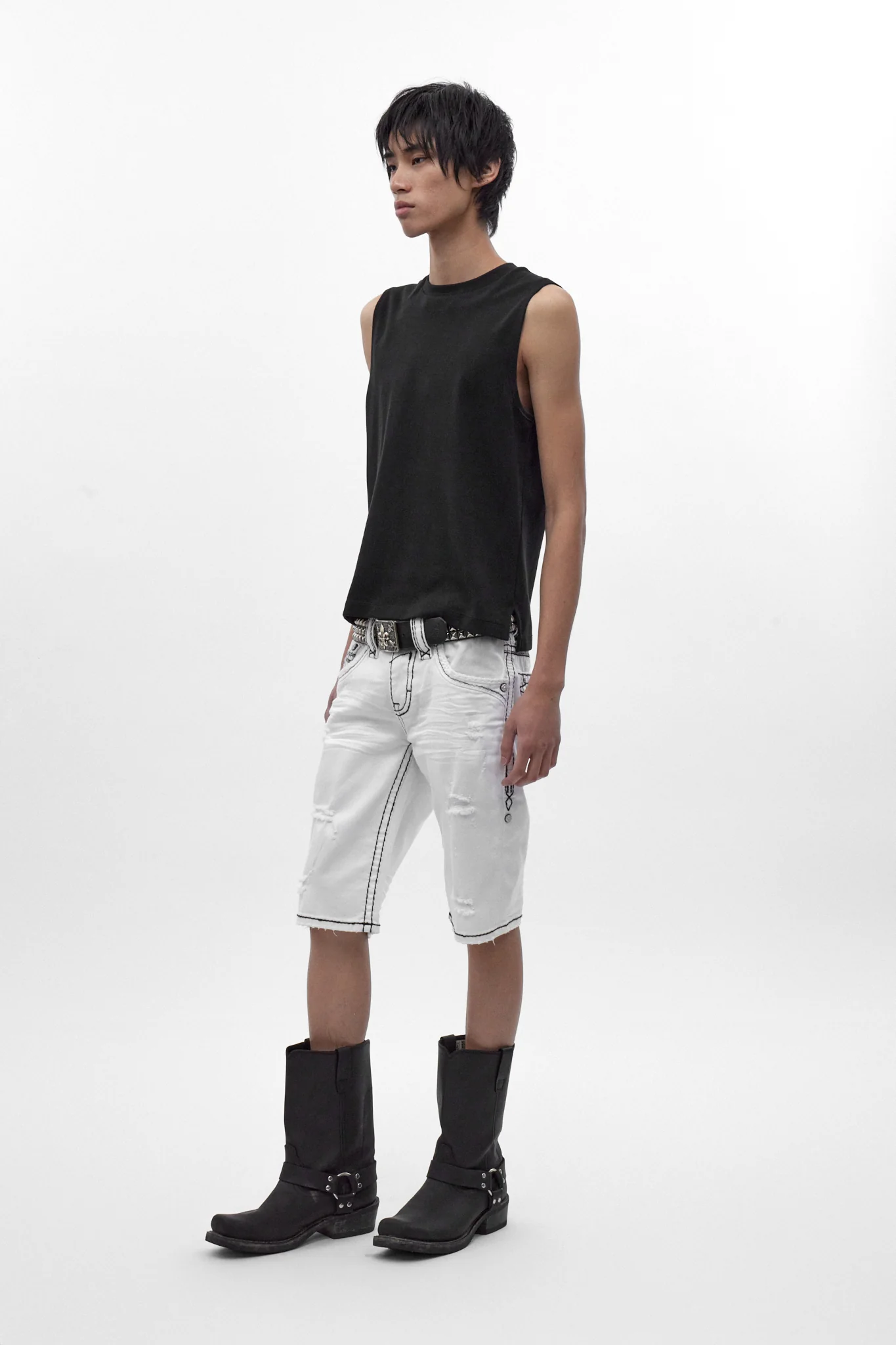 Lylee Denim Shorts in White - Image 5