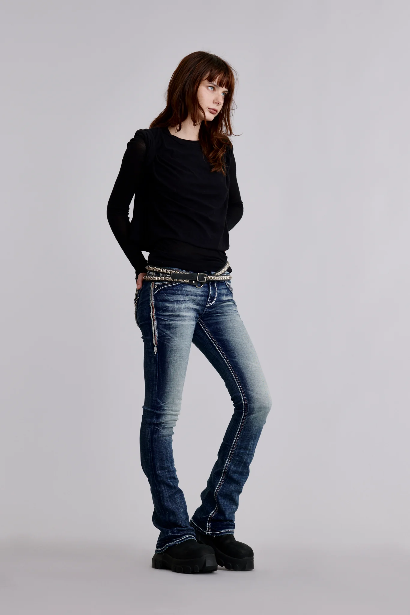 Magdalen Bootcut Jeans in Dark Blue - Image 3