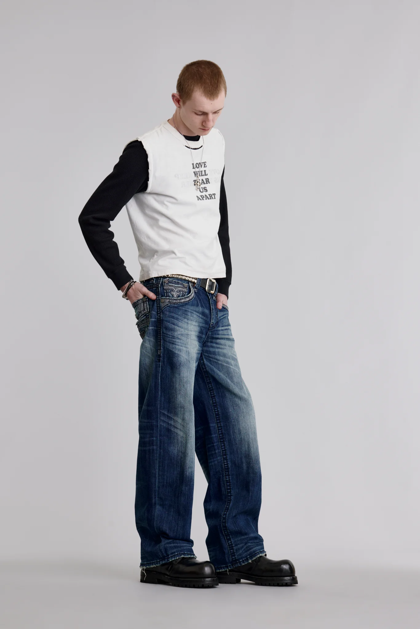 Milton Baggy 2 Jeans in Dark Blue - Image 5