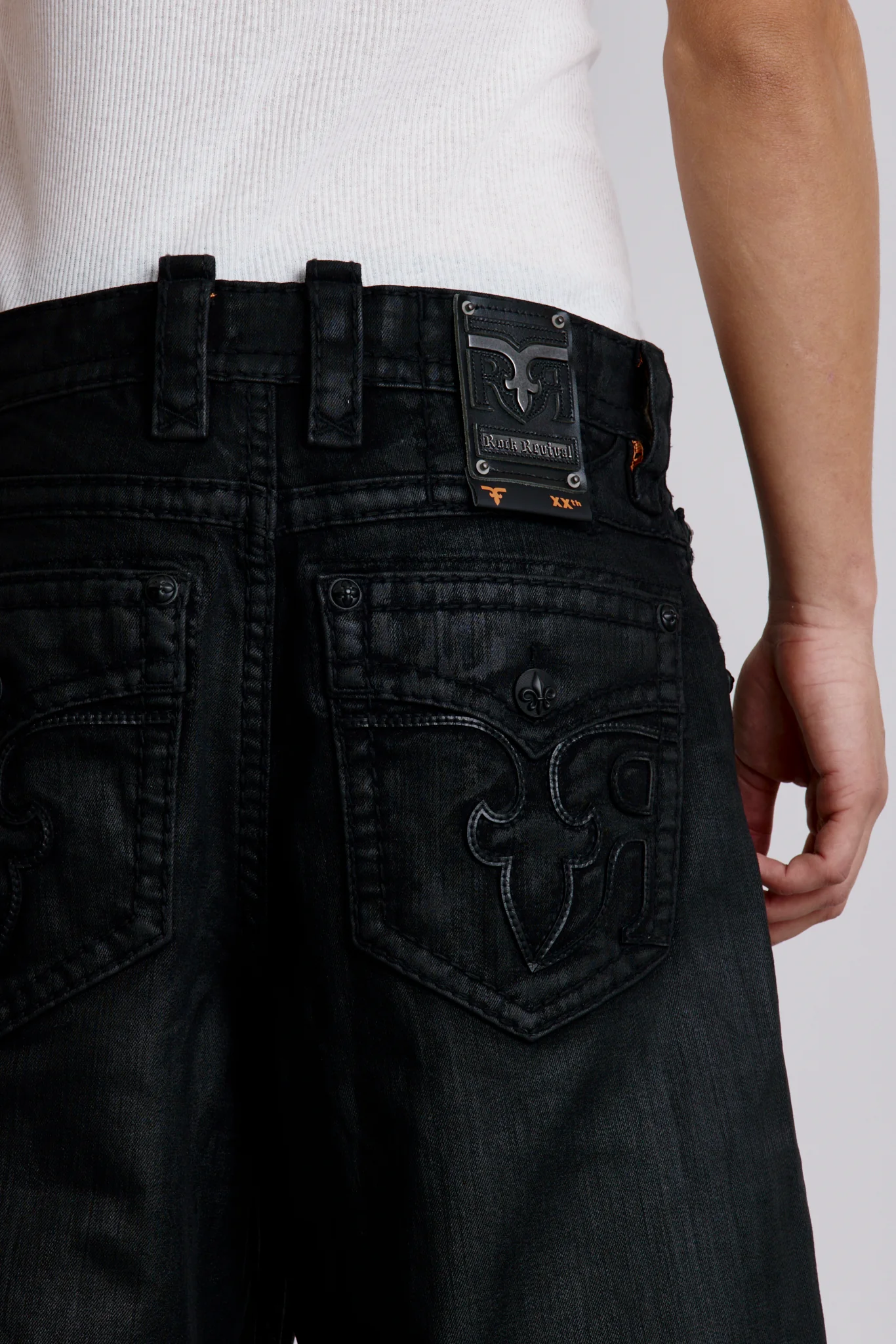 Newton Baggy 3 Jeans in Black Coating - Image 4