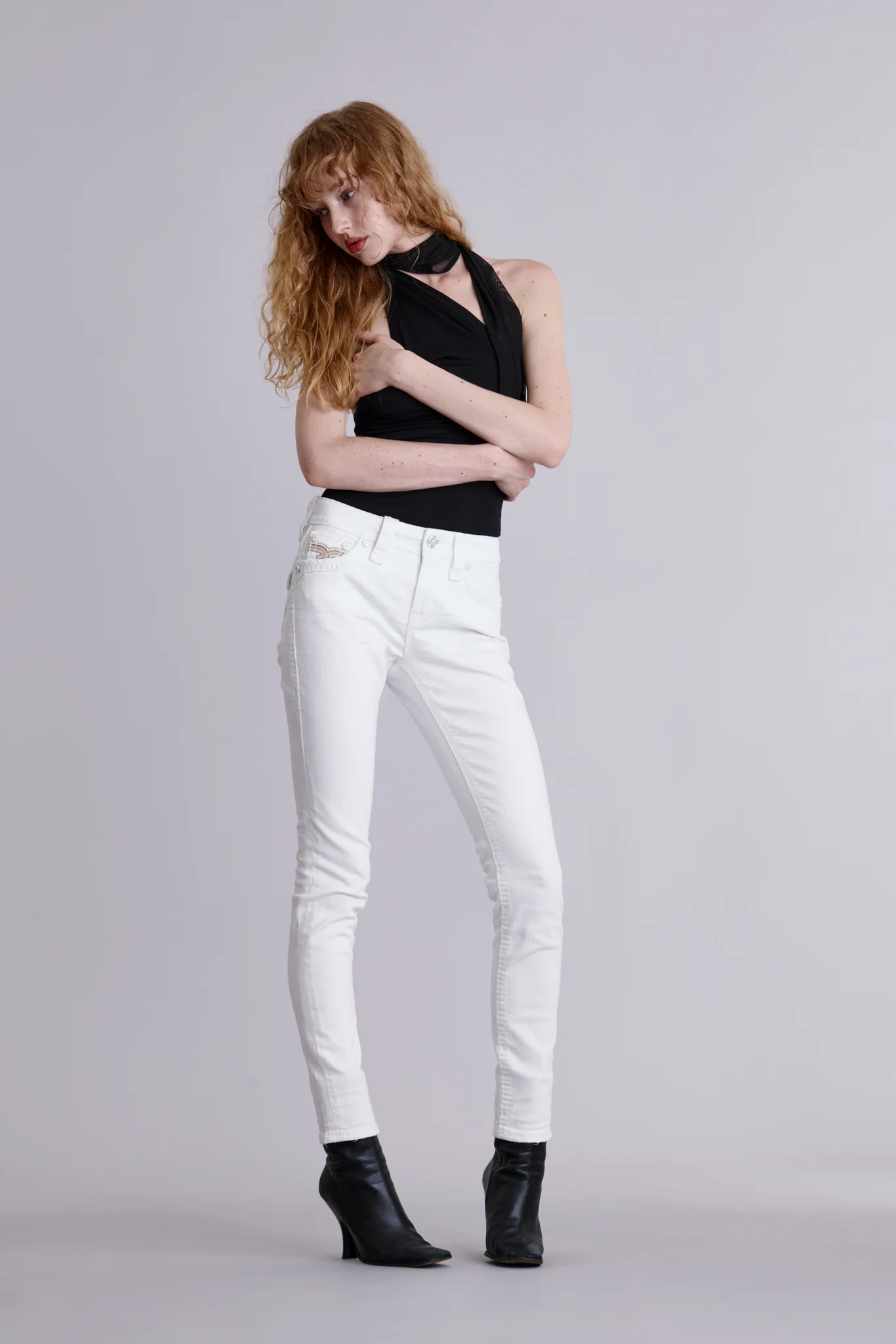 Raanan Skinny Jeans in White - Image 3