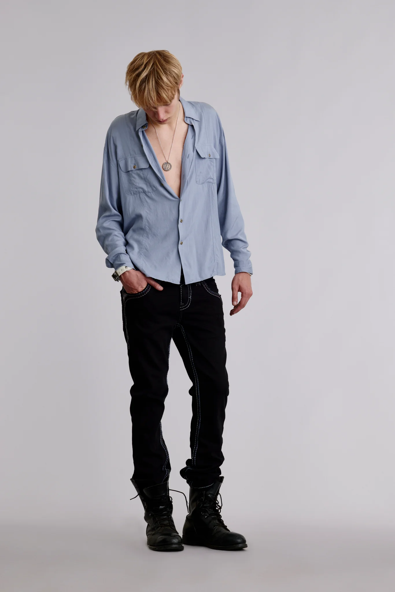 Jonathan Straight Jeans in Black