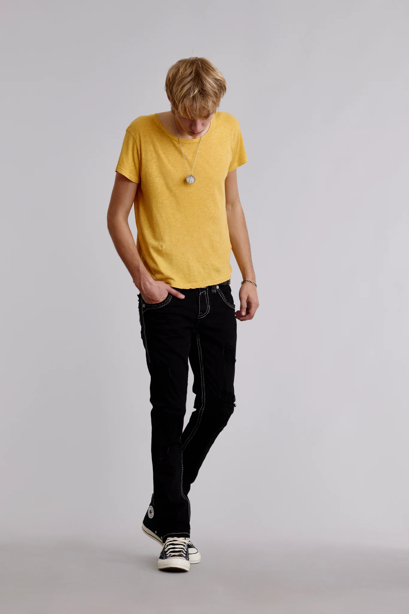 Wylie Alt Straight Jeans in Black