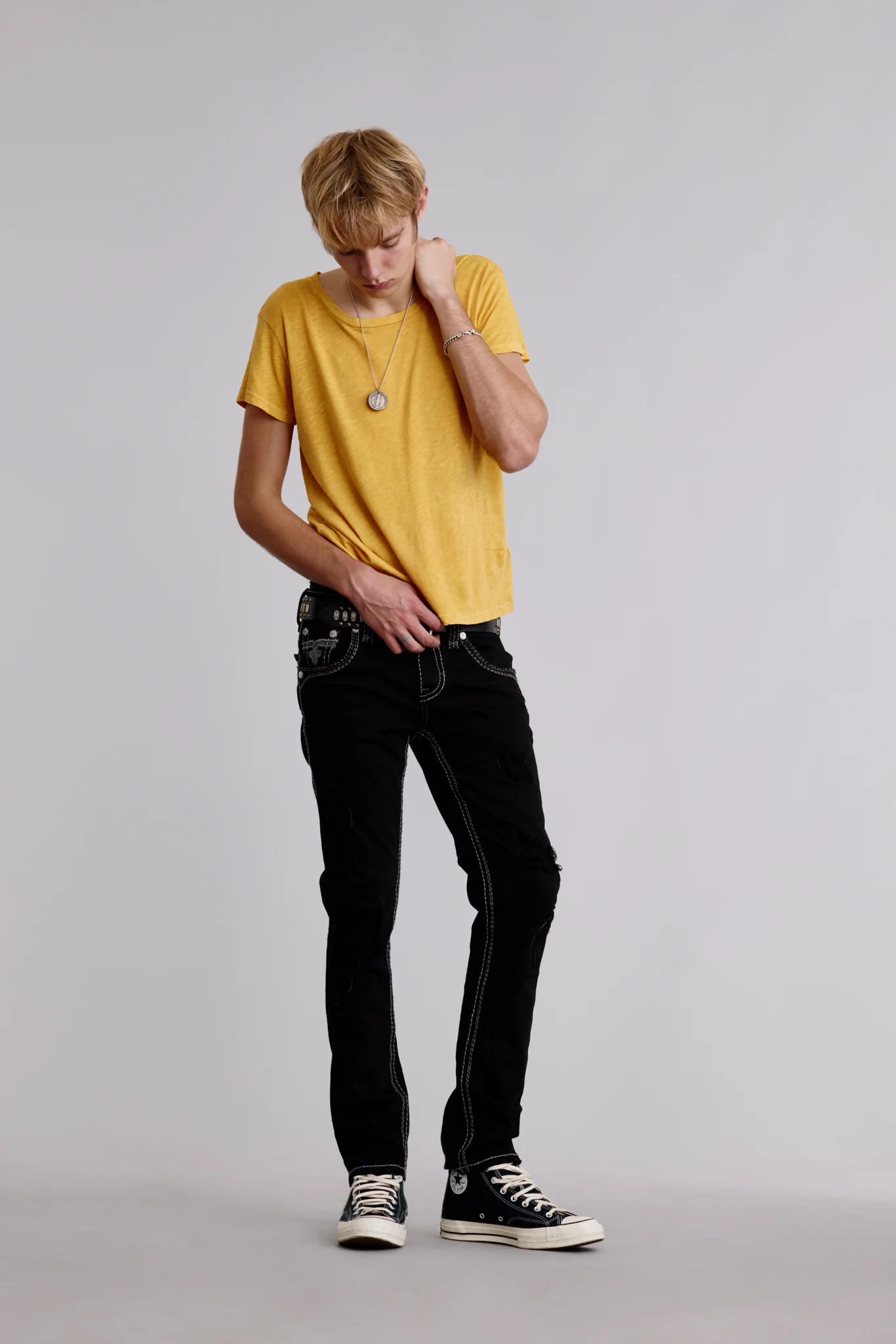 Wylie Alt Straight Jeans in Black - Image 4