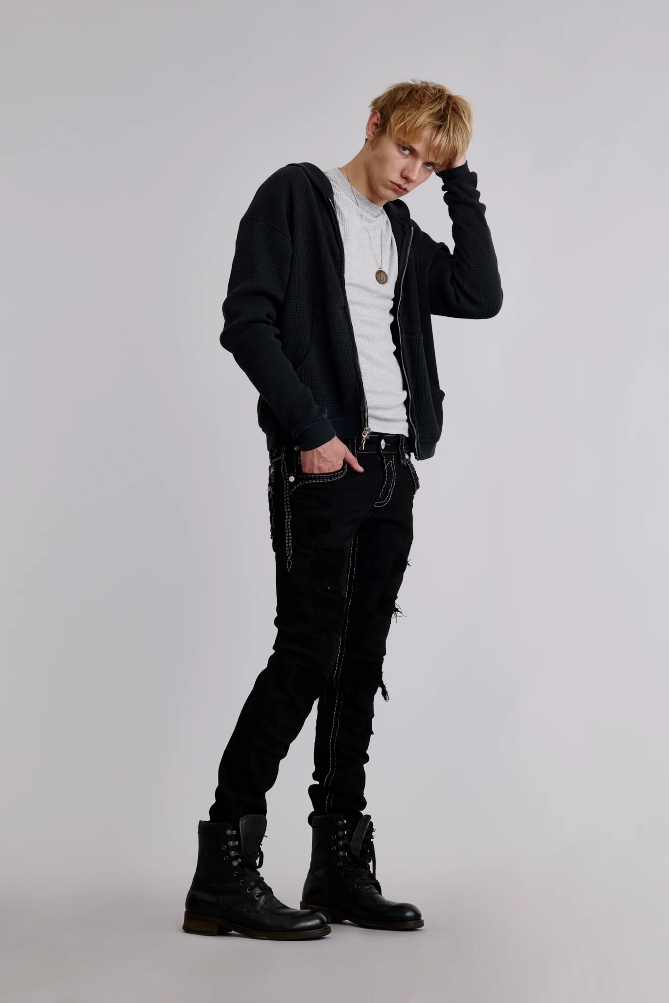 Hektor Alt Straight Jeans in Black