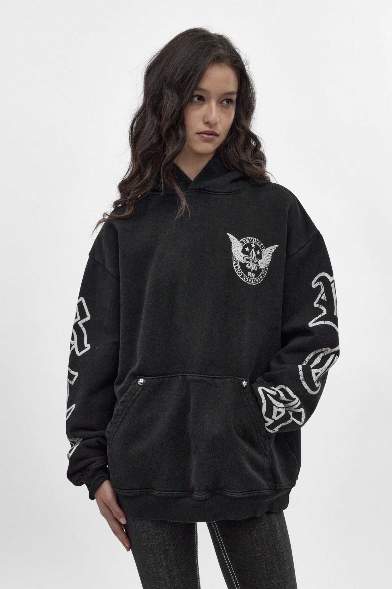 Wing Crest Hoodie in Black (W)