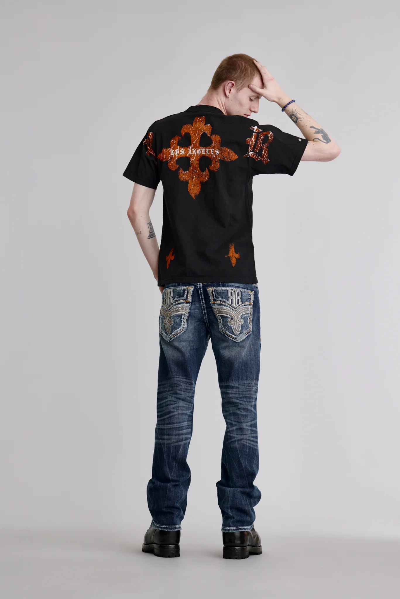 LA Cross Tee in Black - Image 3