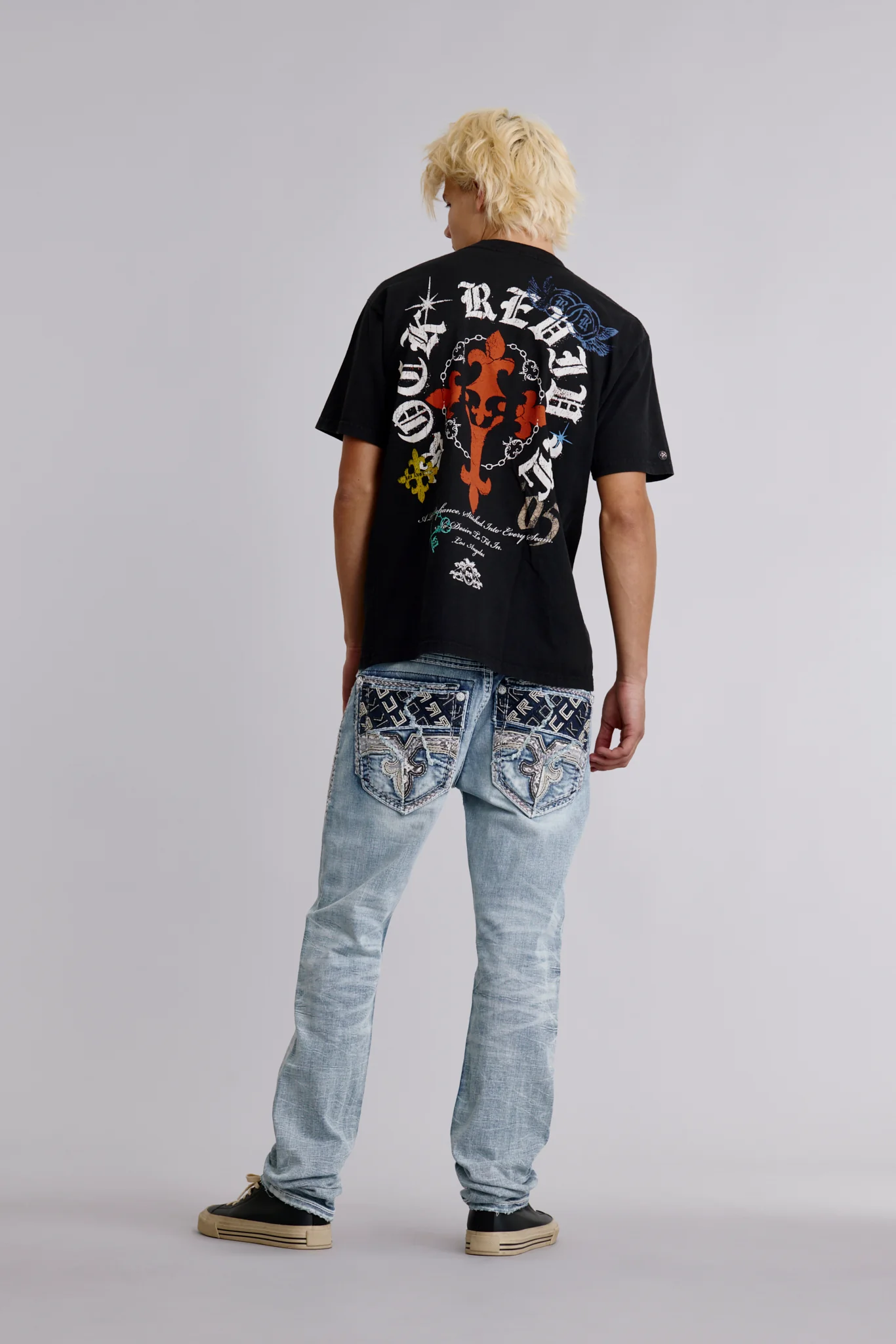 Crest Tee in Black - Image 4
