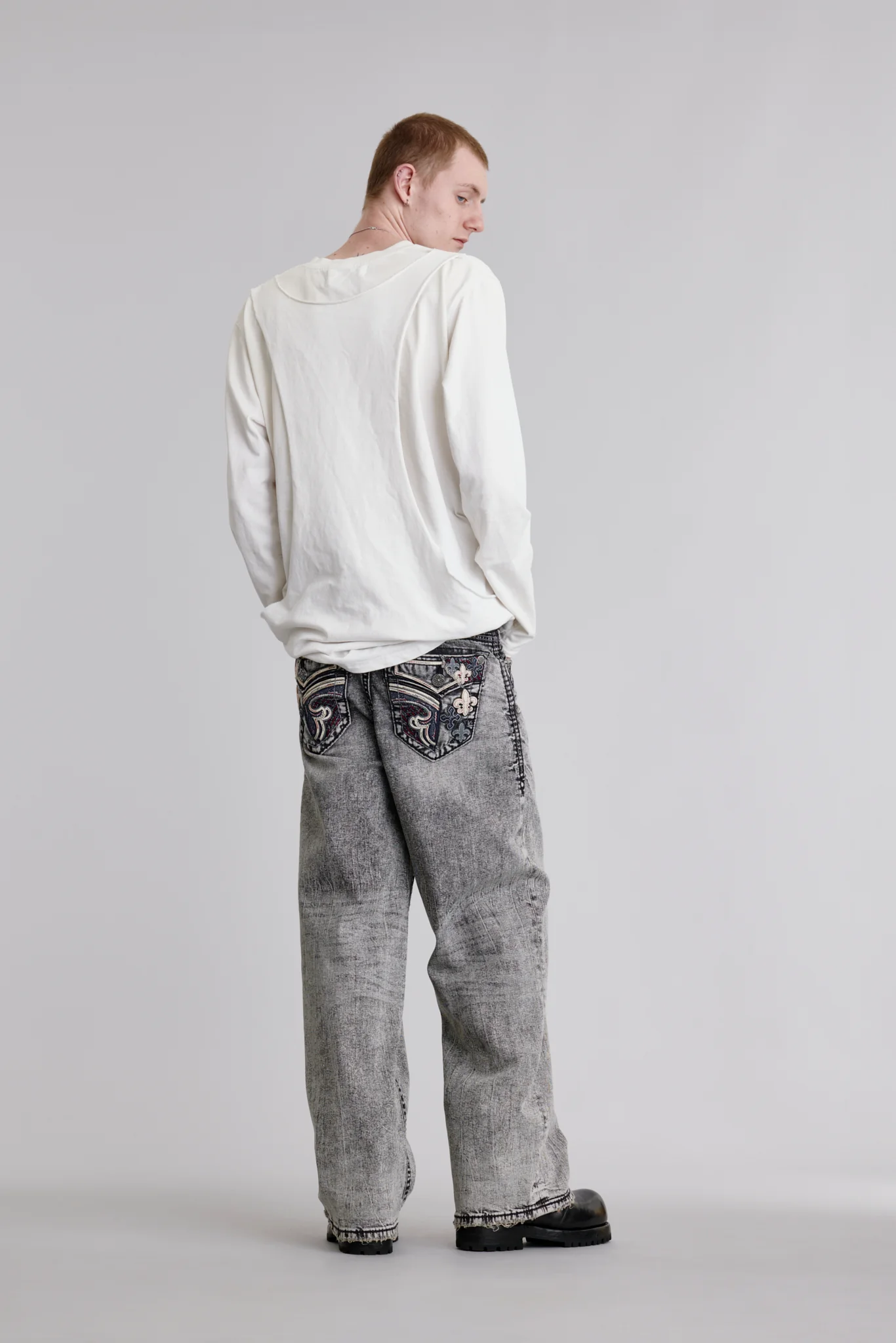 Thorne Baggy 3 Jeans in Gray - Image 3