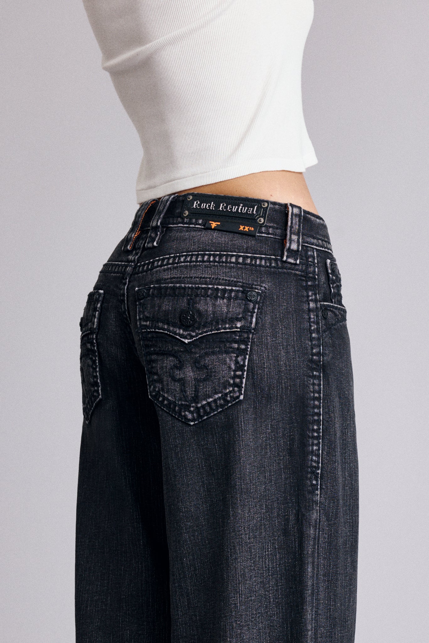 Titania Low-Rise Wide-Leg Jeans in Black - Image 5