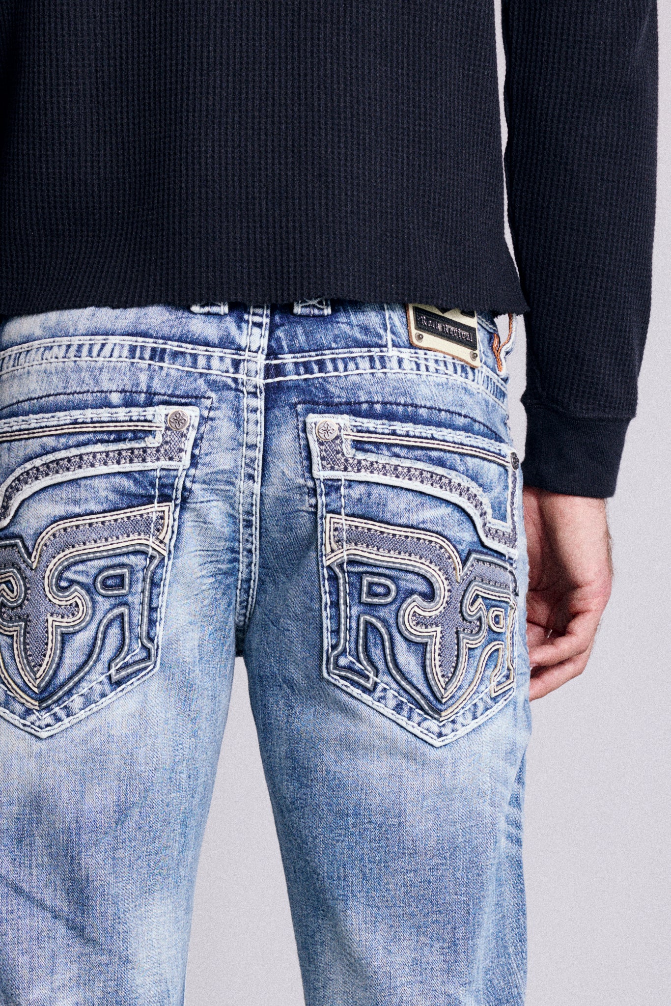 Xander Bootcut Jeans in Medium Blue - Image 9