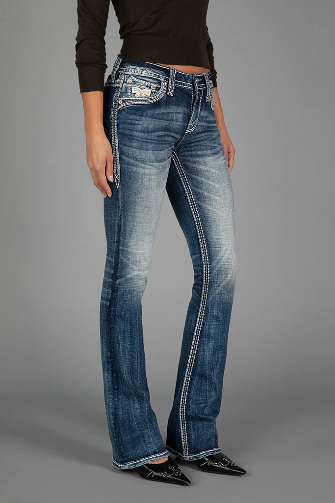 Yucca Bootcut Jeans in Medium Blue - Image 5