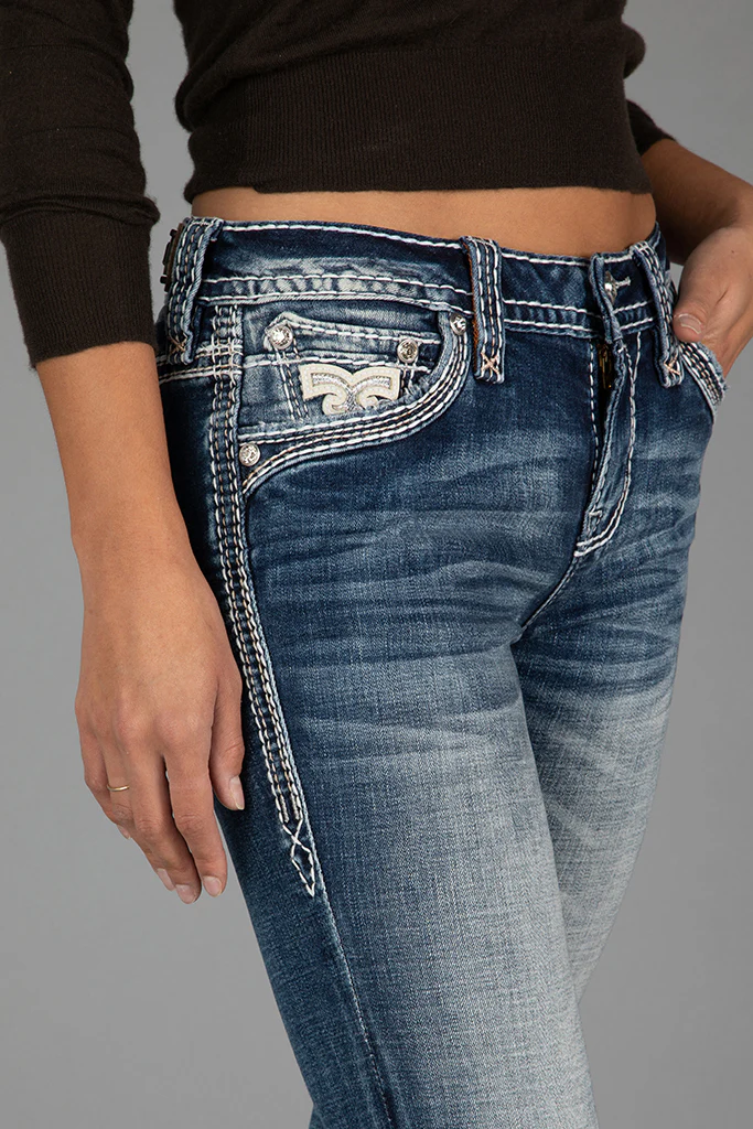 Yucca Bootcut Jeans in Medium Blue - Image 7