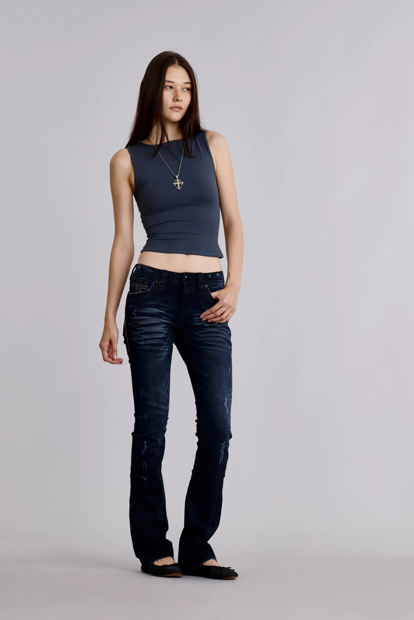 Yui Bootcut Jeans in Dark Blue - Image 3
