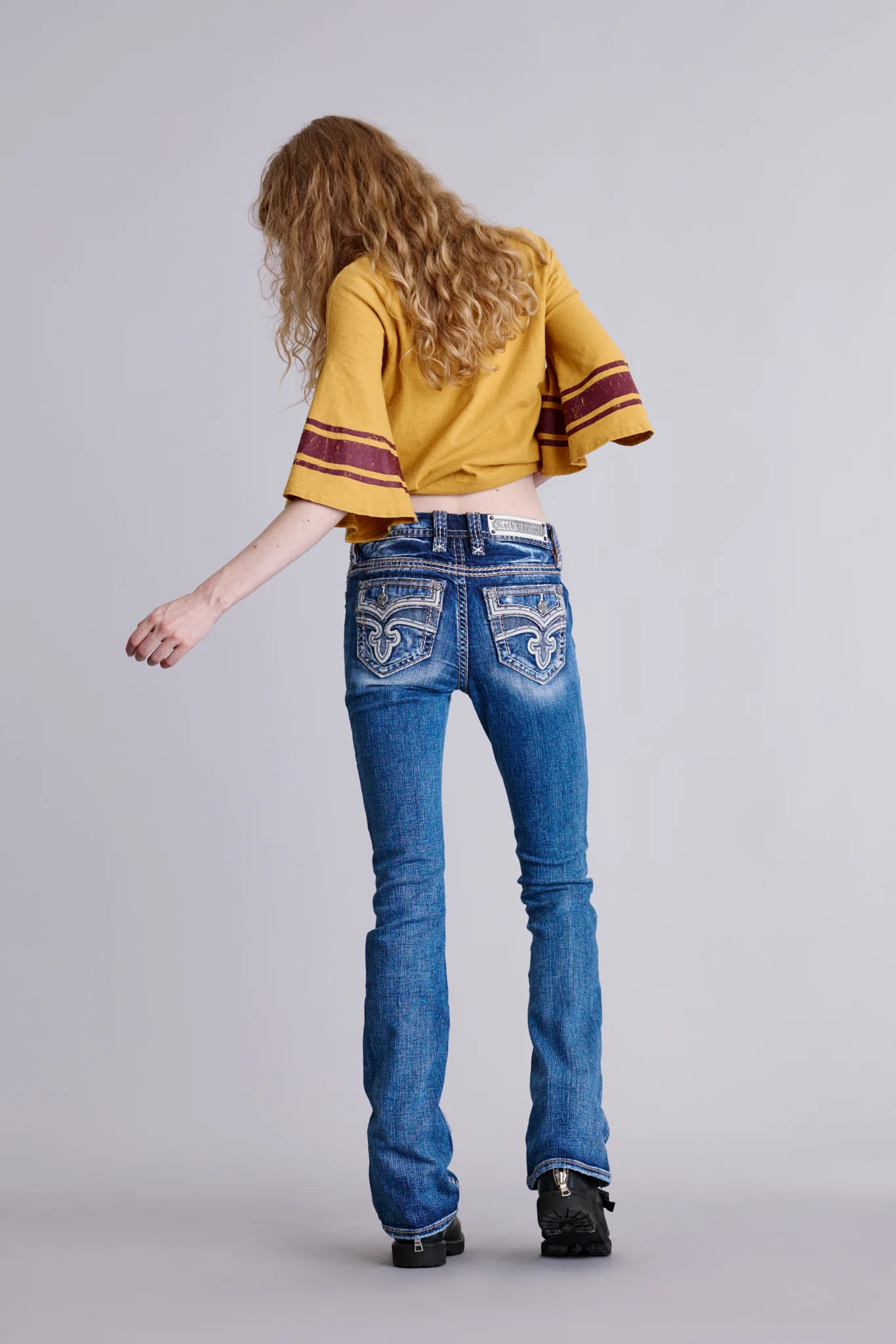 Yui Bootcut Jeans in Medium Blue - Image 2