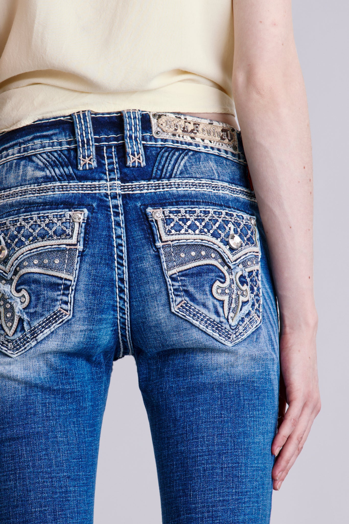 Yui Bootcut Jeans in Medium Wash - Image 5