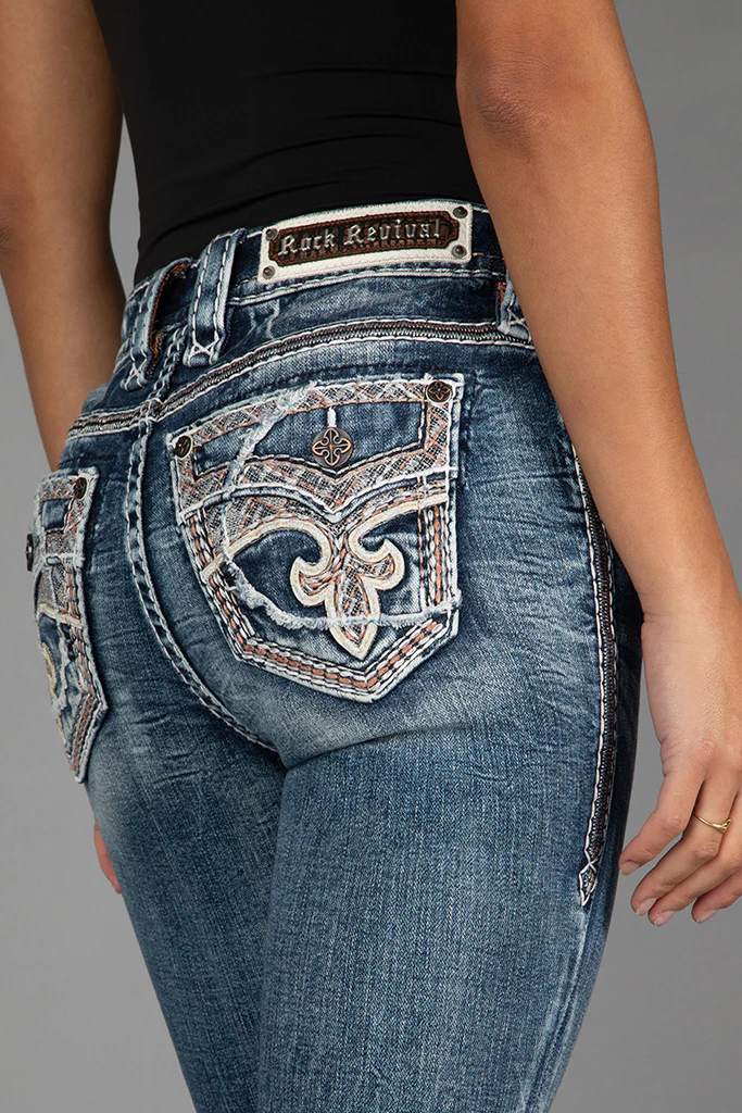 Yui Skinny Jeans in Medium Blue - Image 9