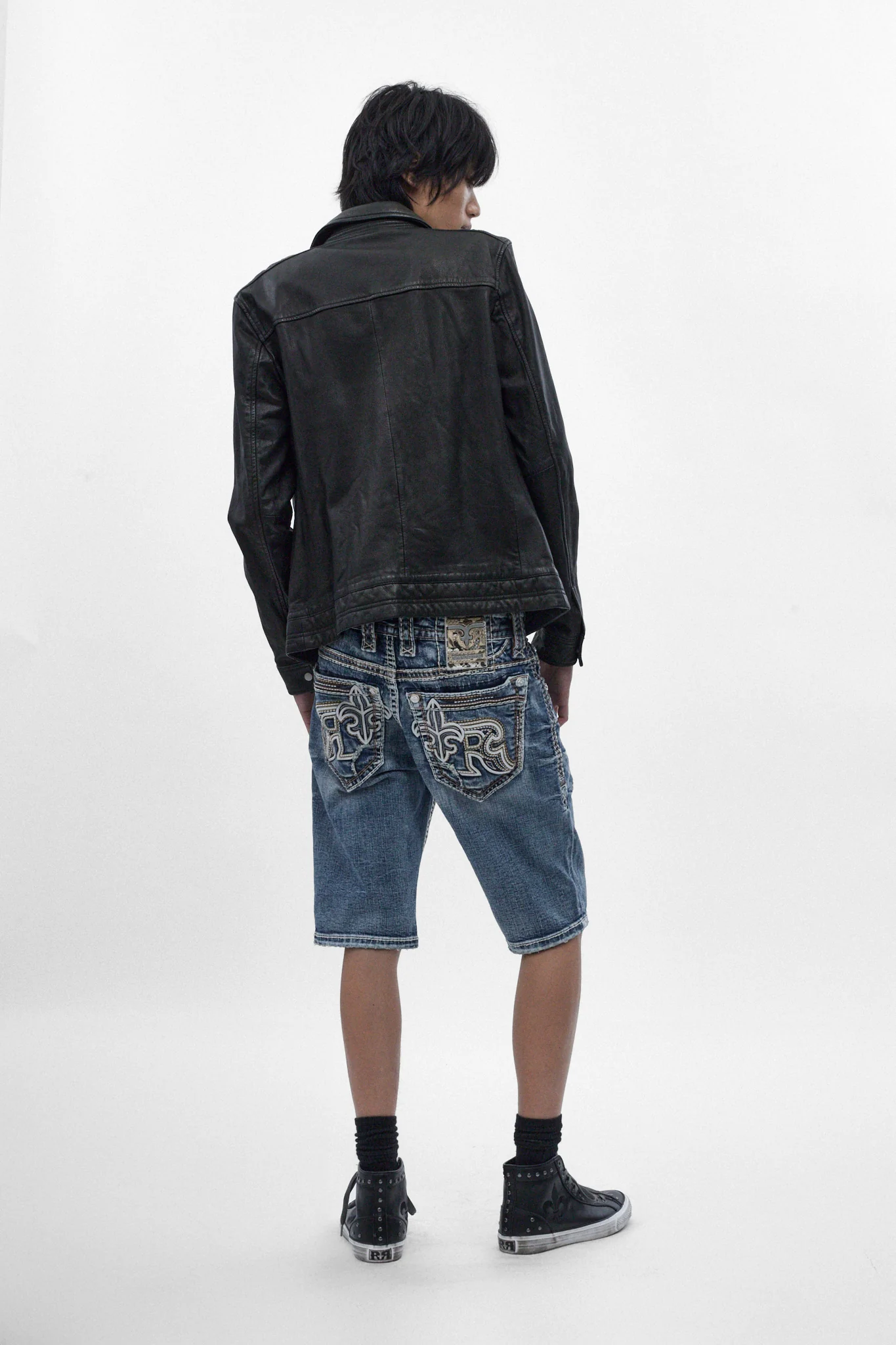 Zayn Denim Shorts in Medium Blue - Image 2