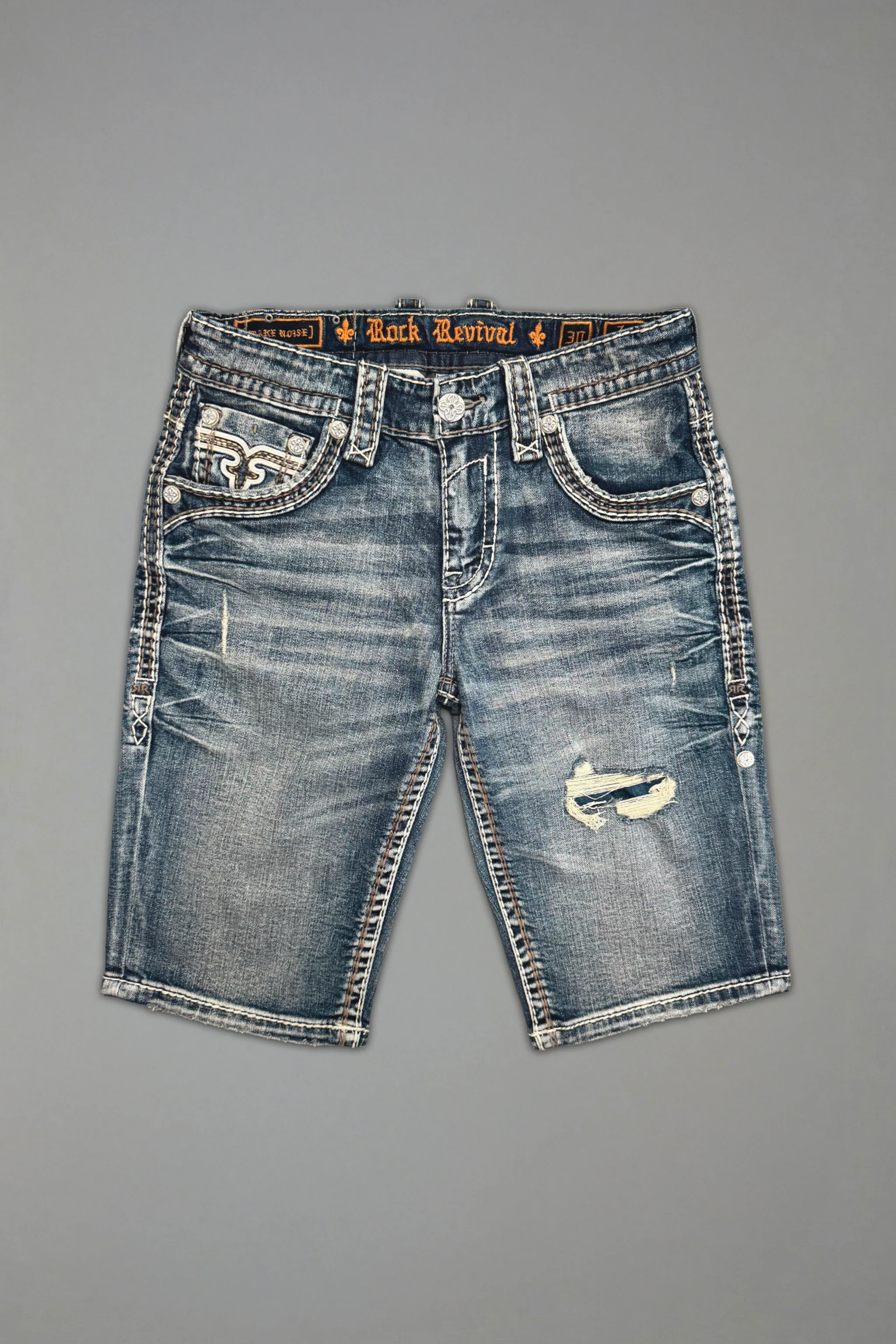Zayn Denim Shorts in Medium Blue - Image 5
